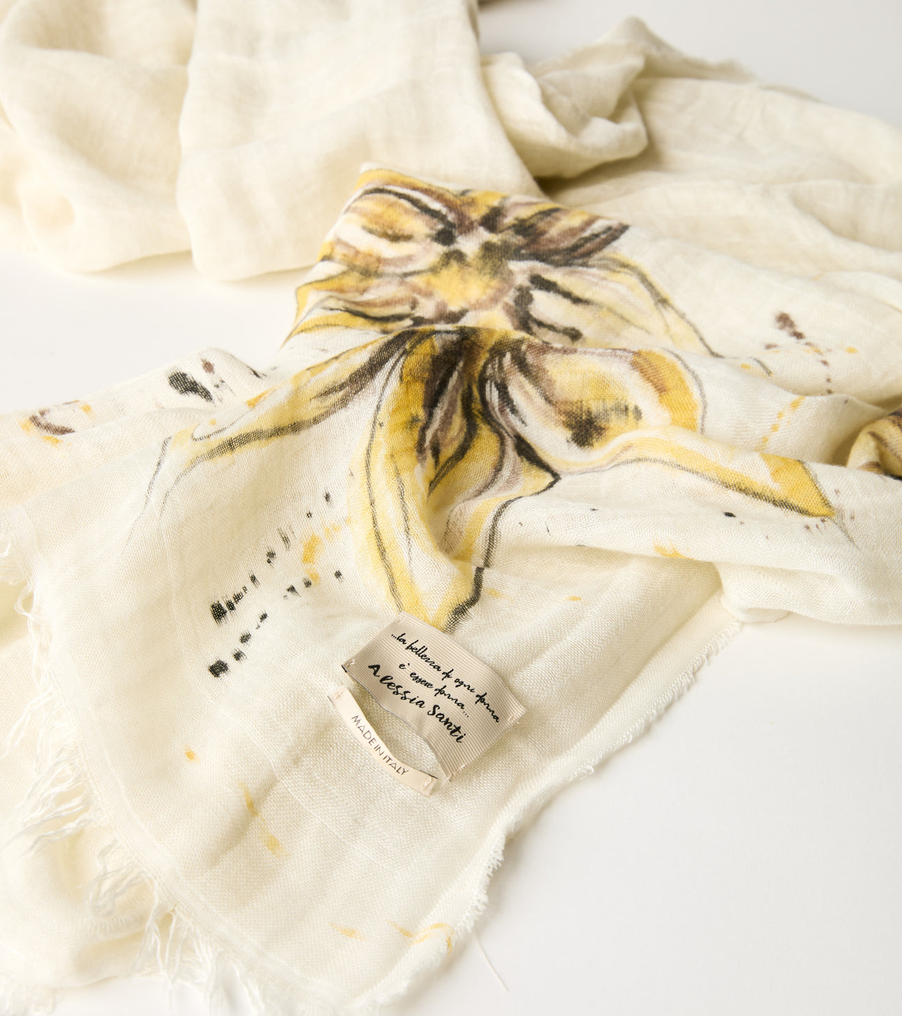 Foulard elegante con stampa floreale, idea su cosa regalare alla mamma