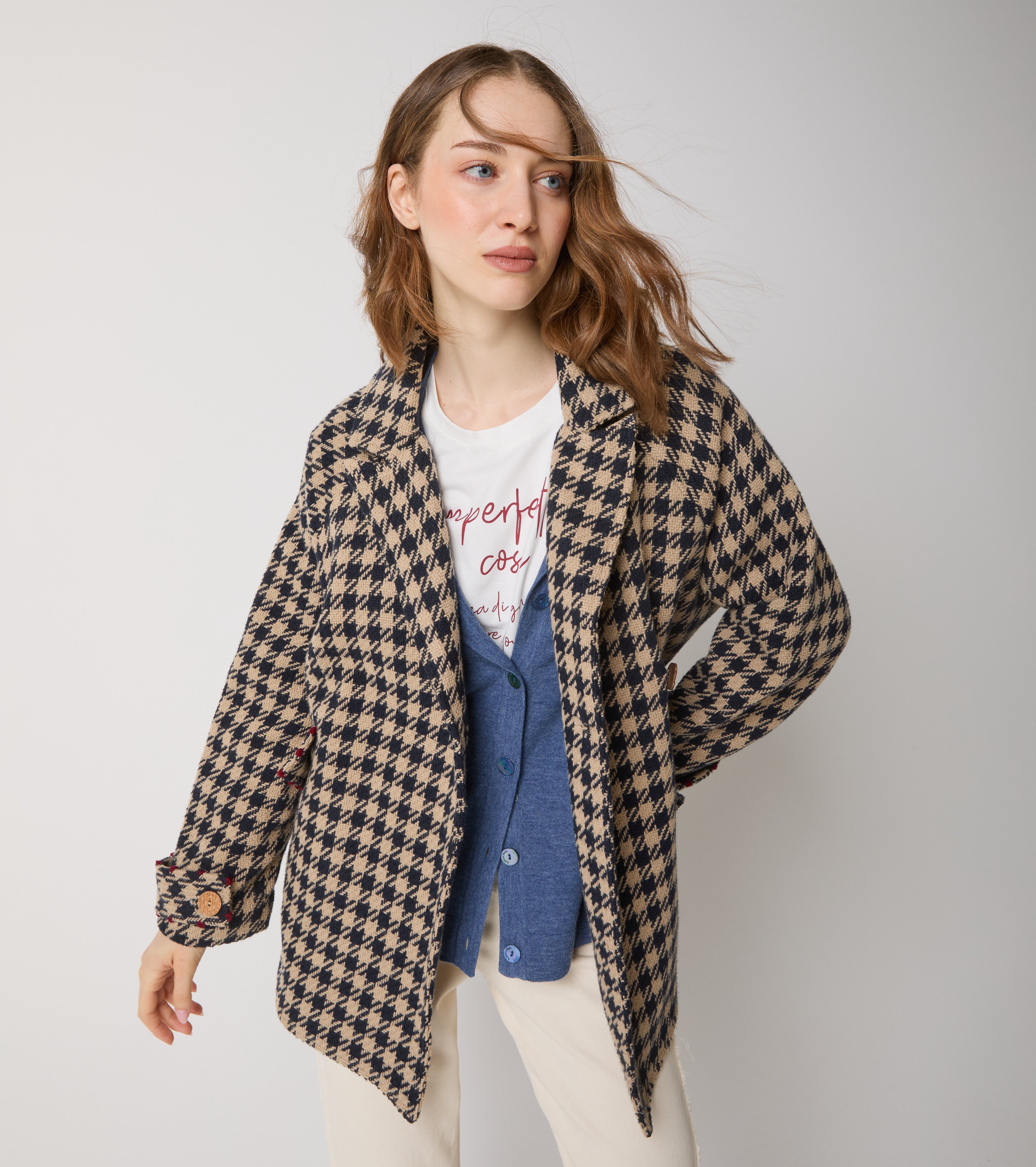 Wool cardigan with pocket and buttons