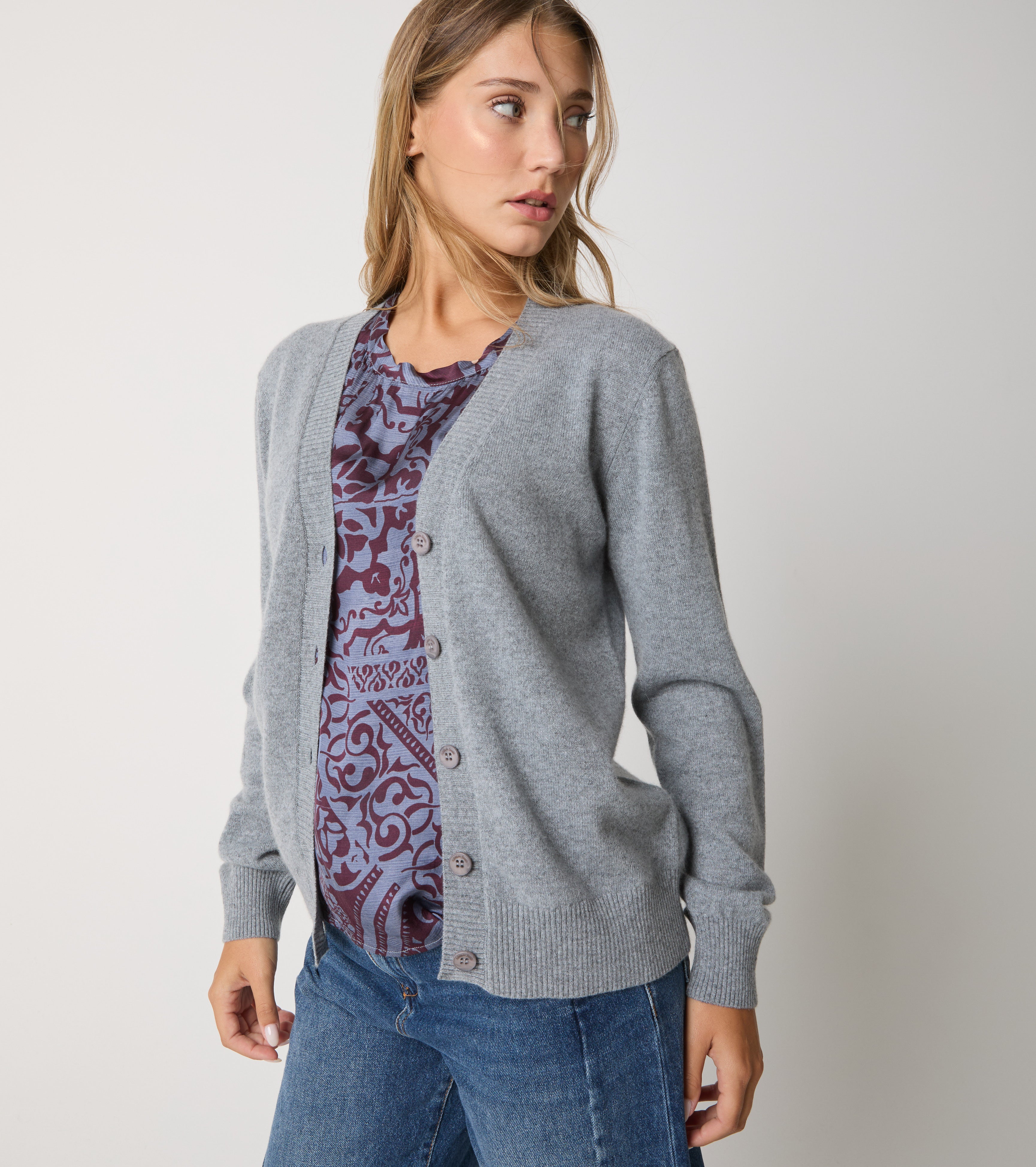Cashmere cardigan with buttons