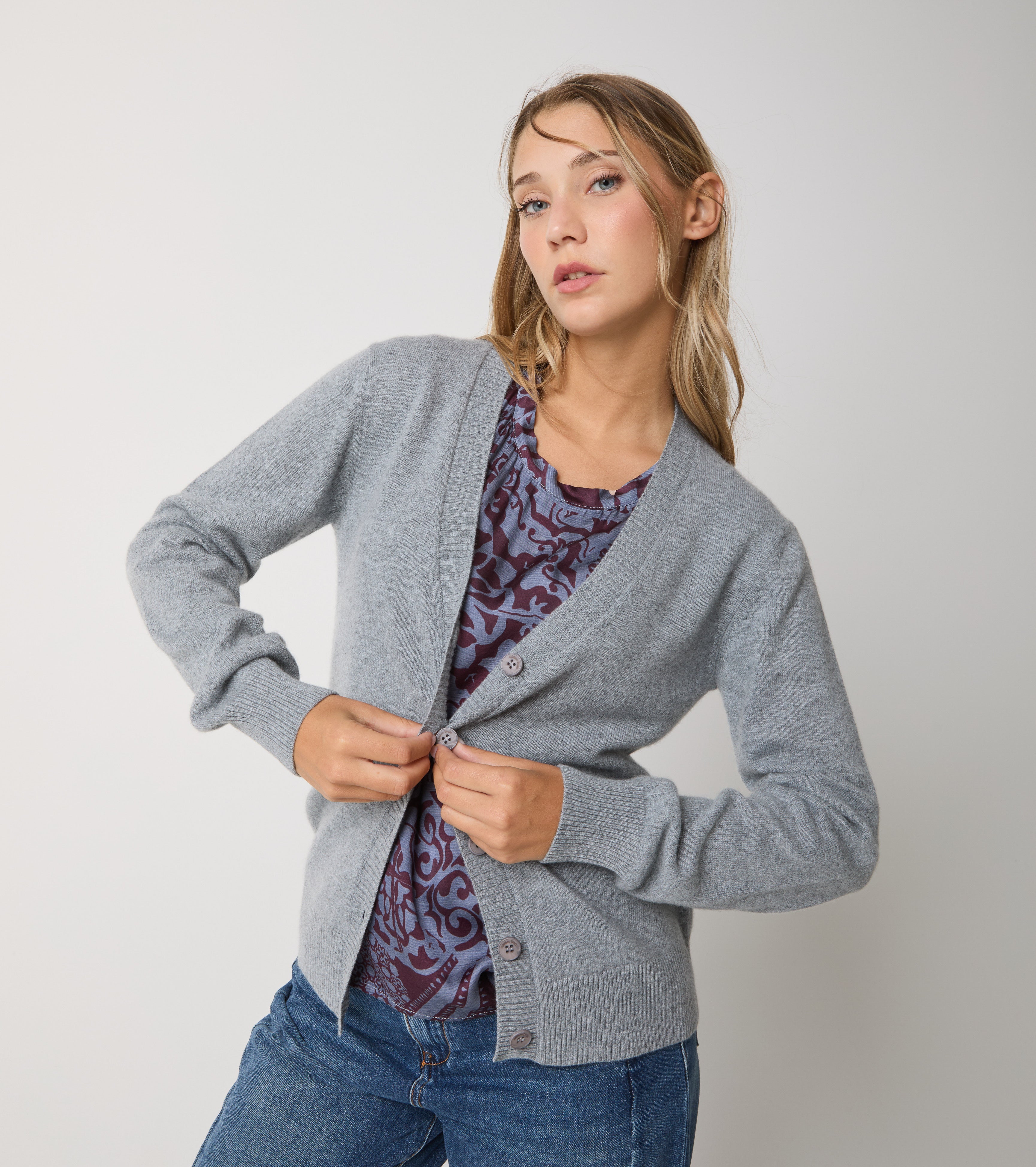 Cashmere cardigan with buttons