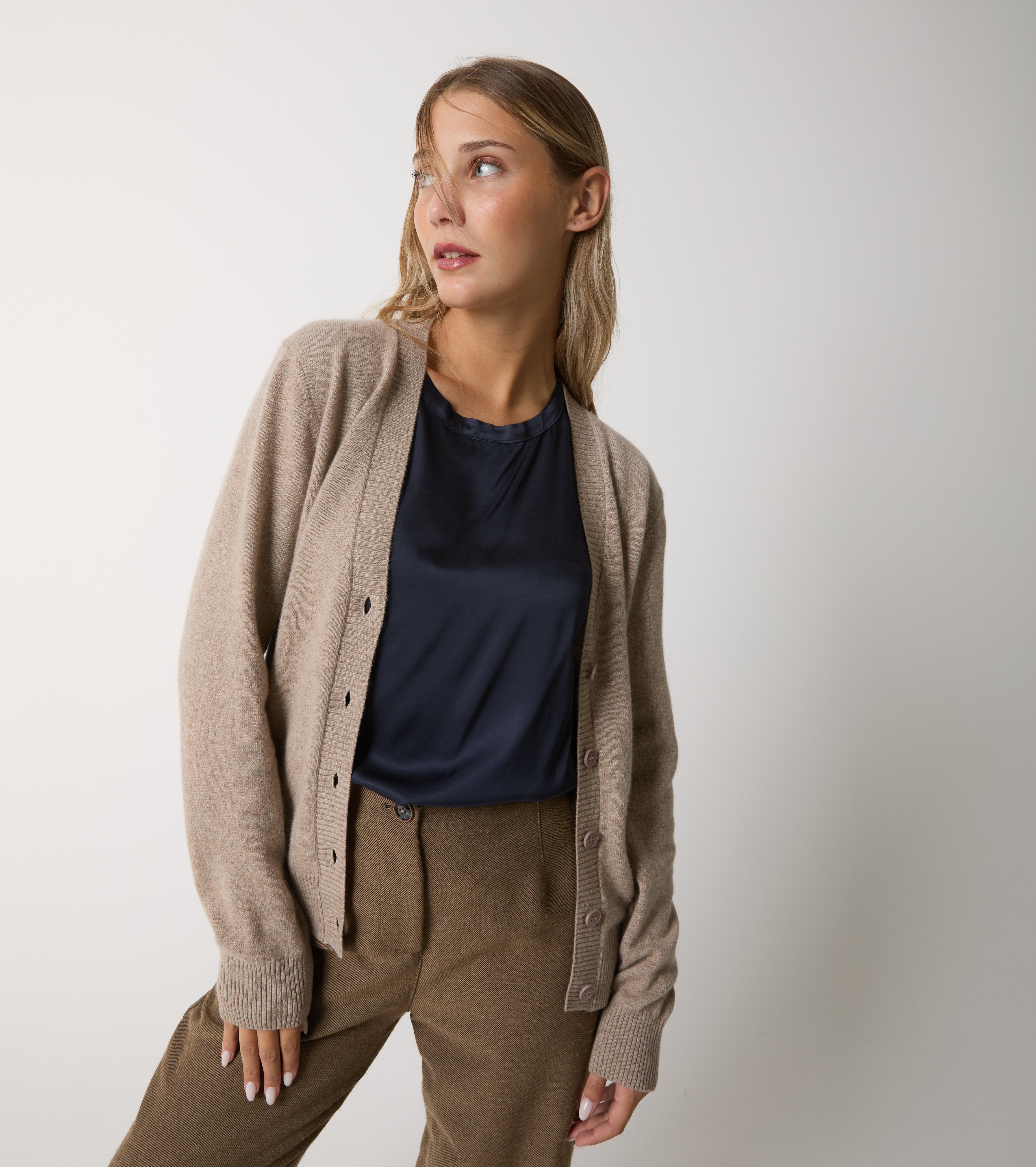 Cashmere cardigan with buttons