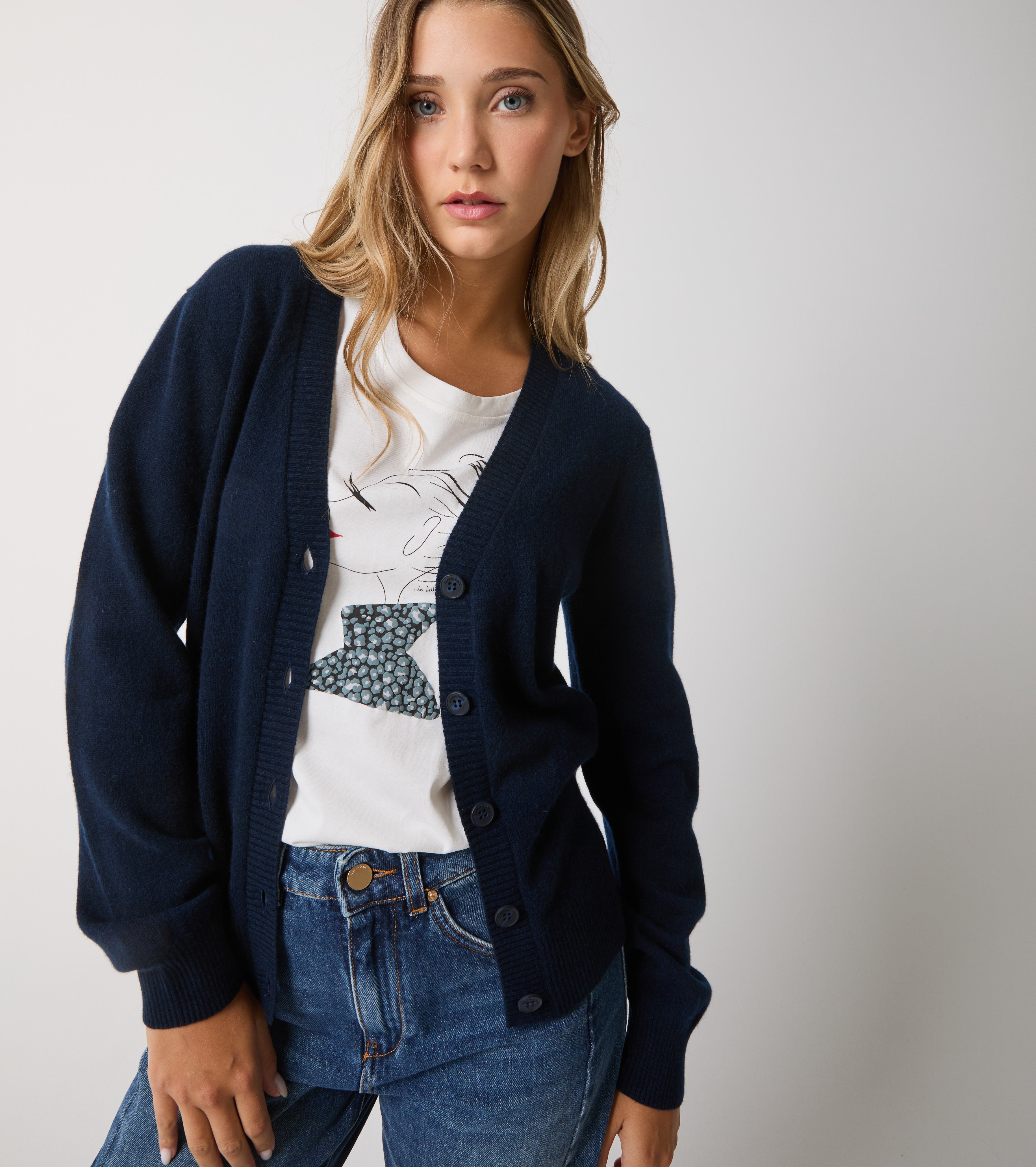 Cashmere cardigan with buttons