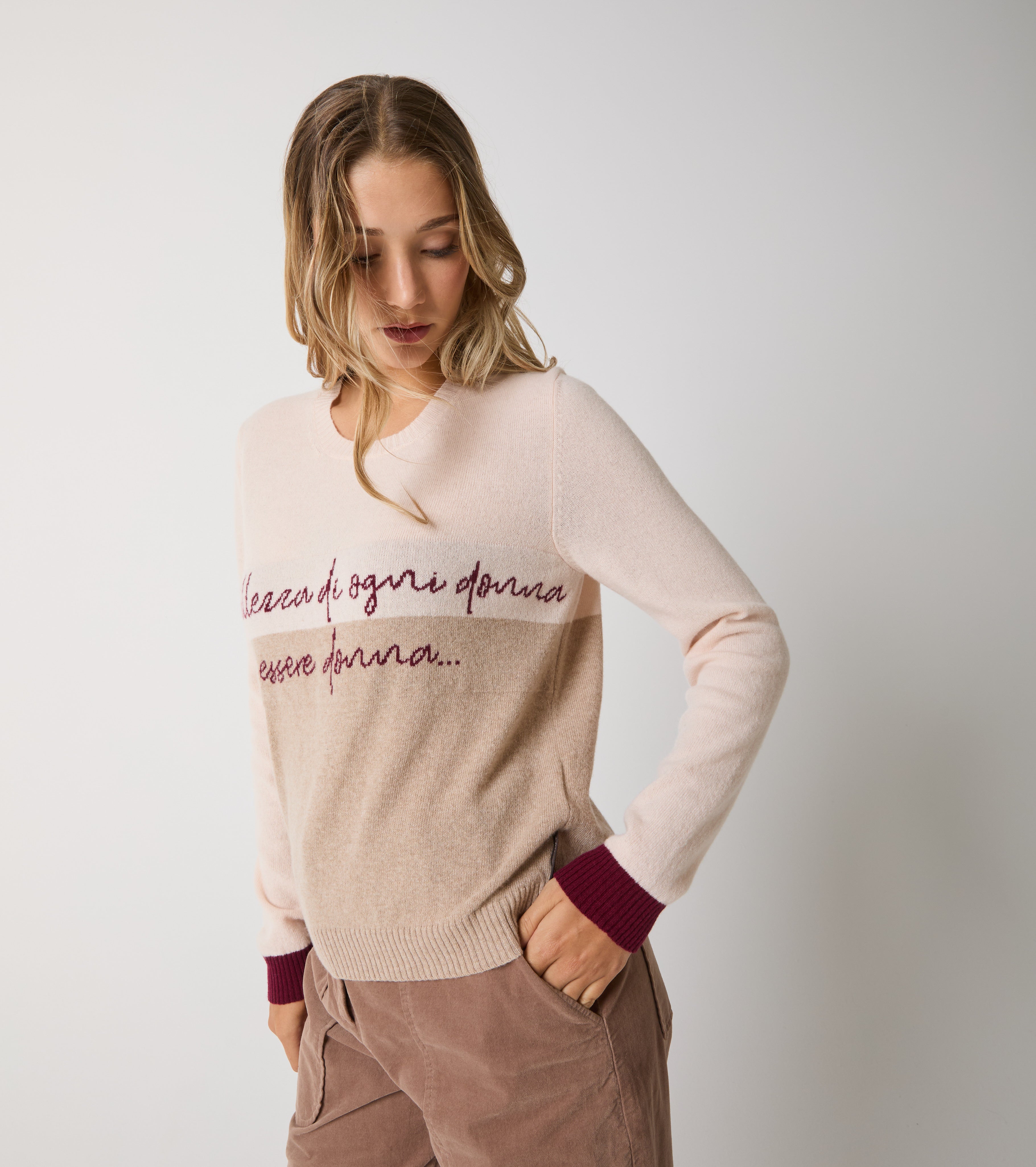 Maglia girocollo in lana e cashmere con lettering