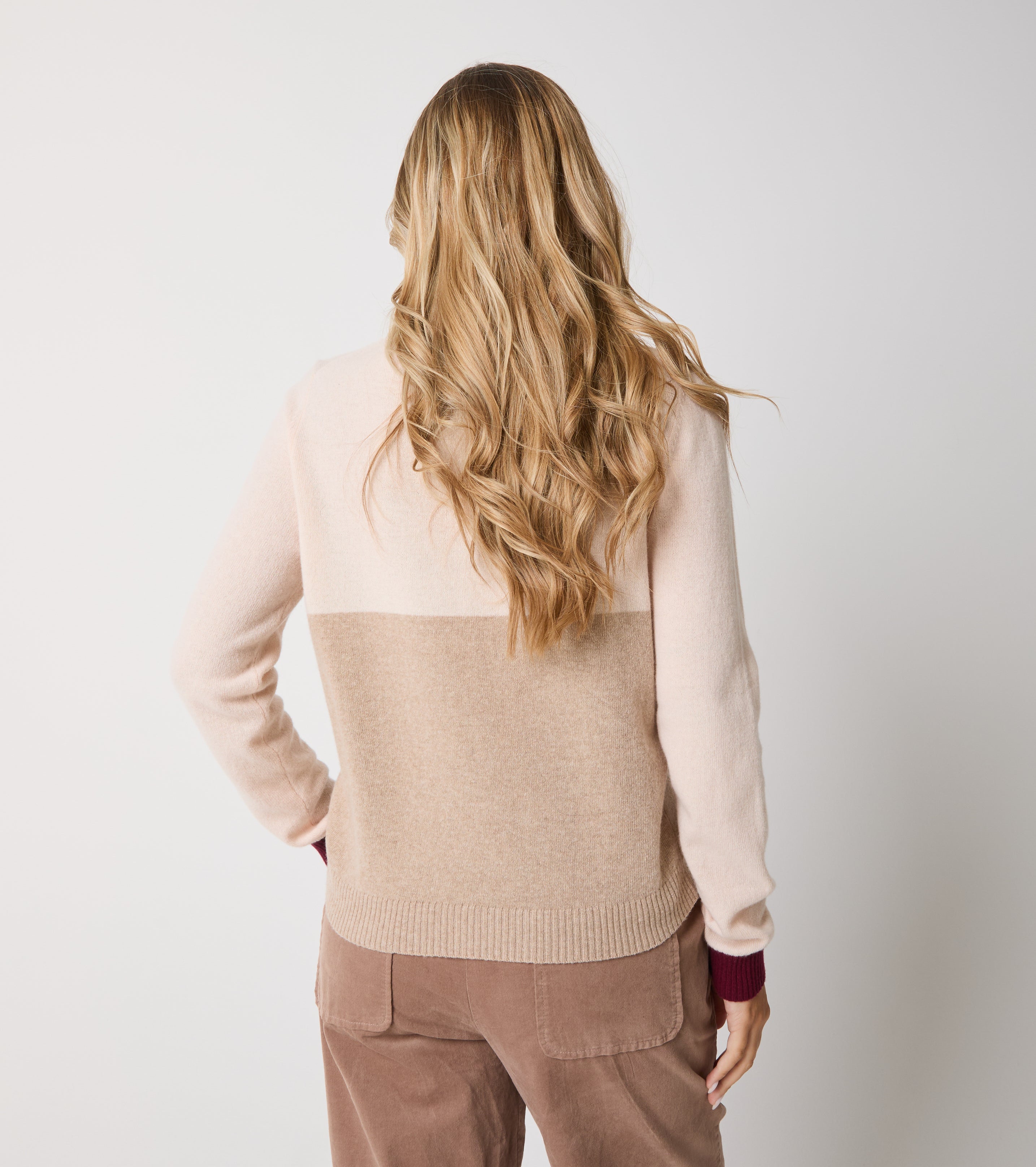 Maglia girocollo in lana e cashmere con lettering