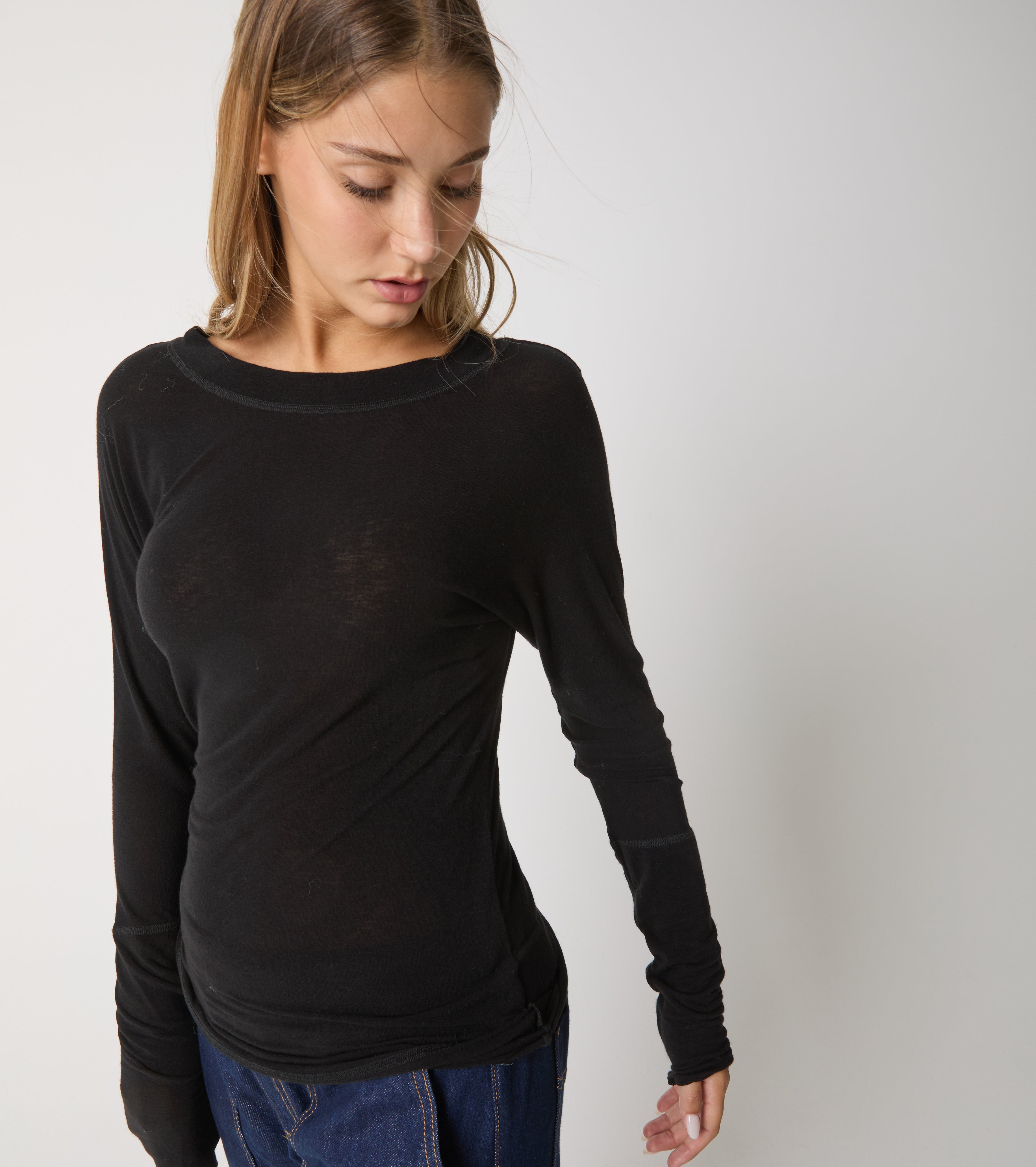 Cashmere T-shirt with long sleeves