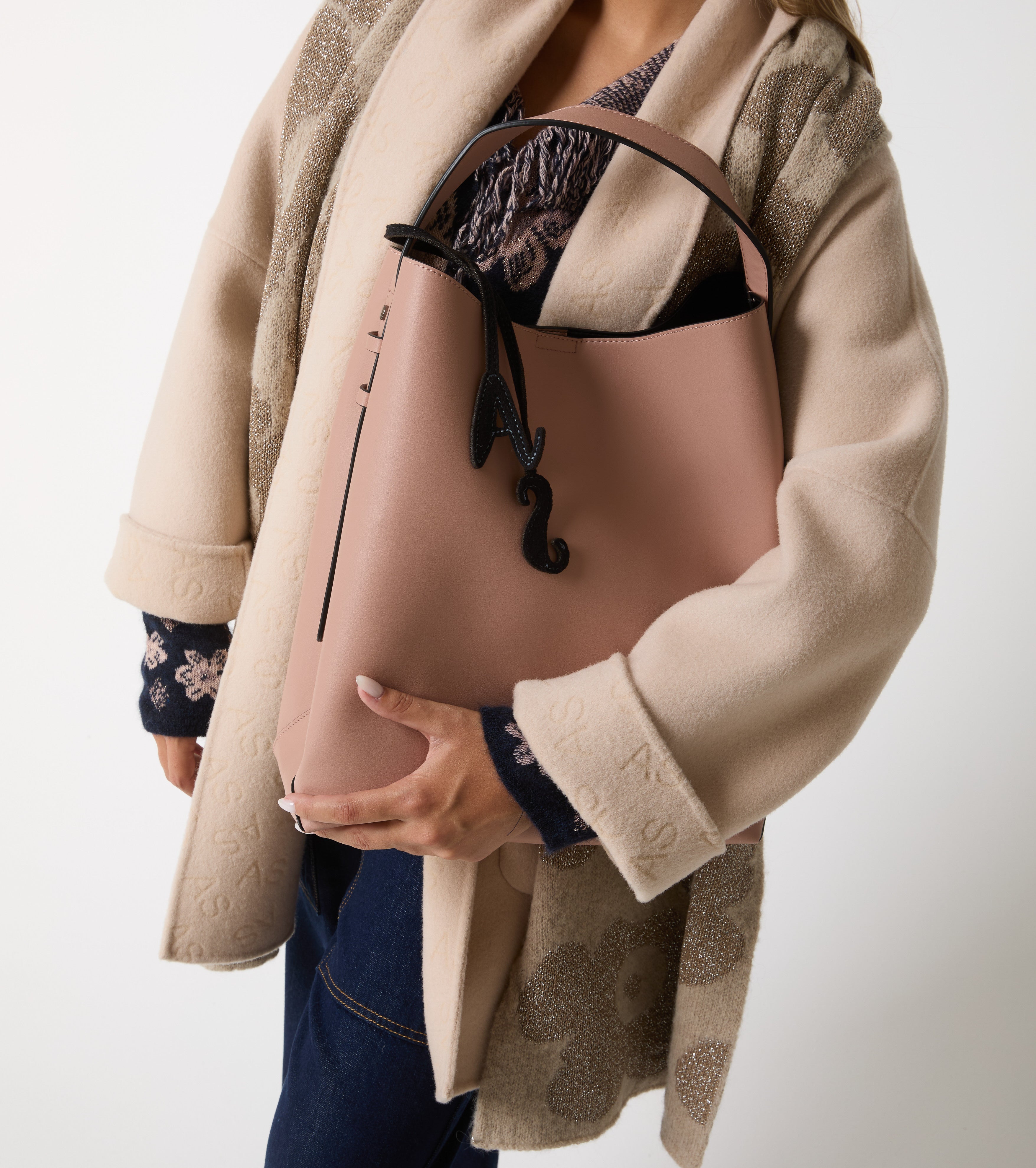 Bucket bag with charm