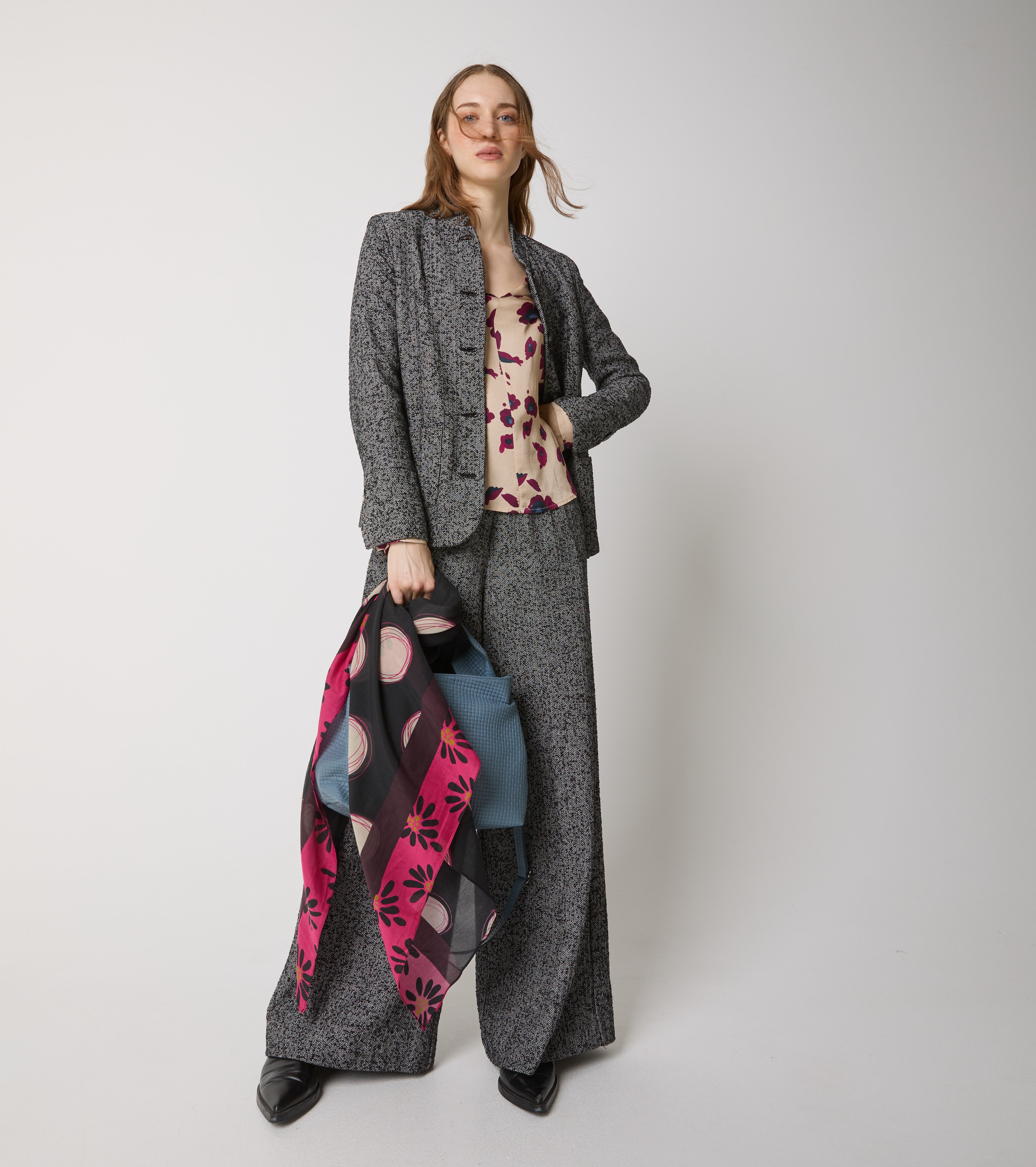 Foulard in cotone e seta con fiori