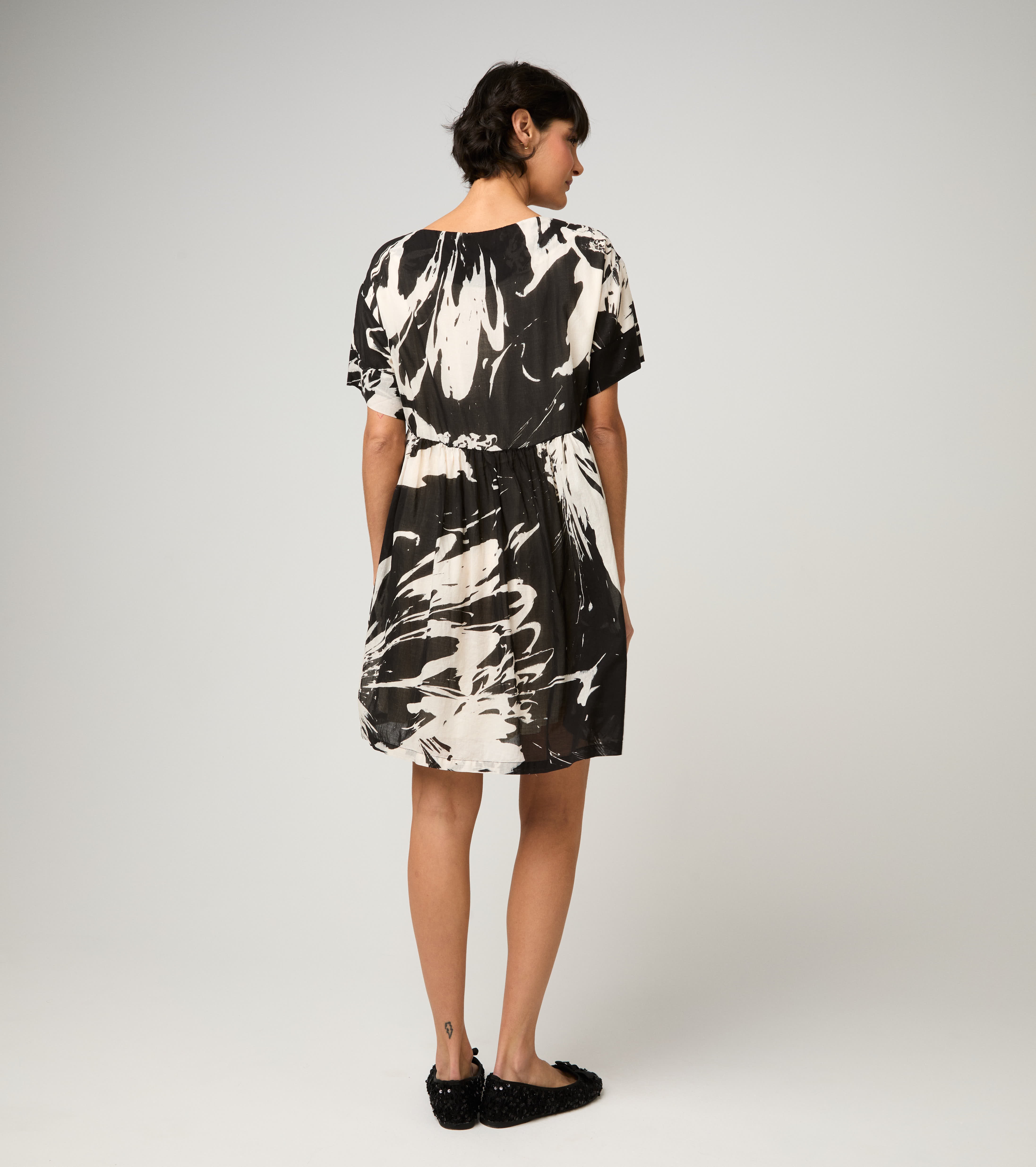 Short cotton floral dress