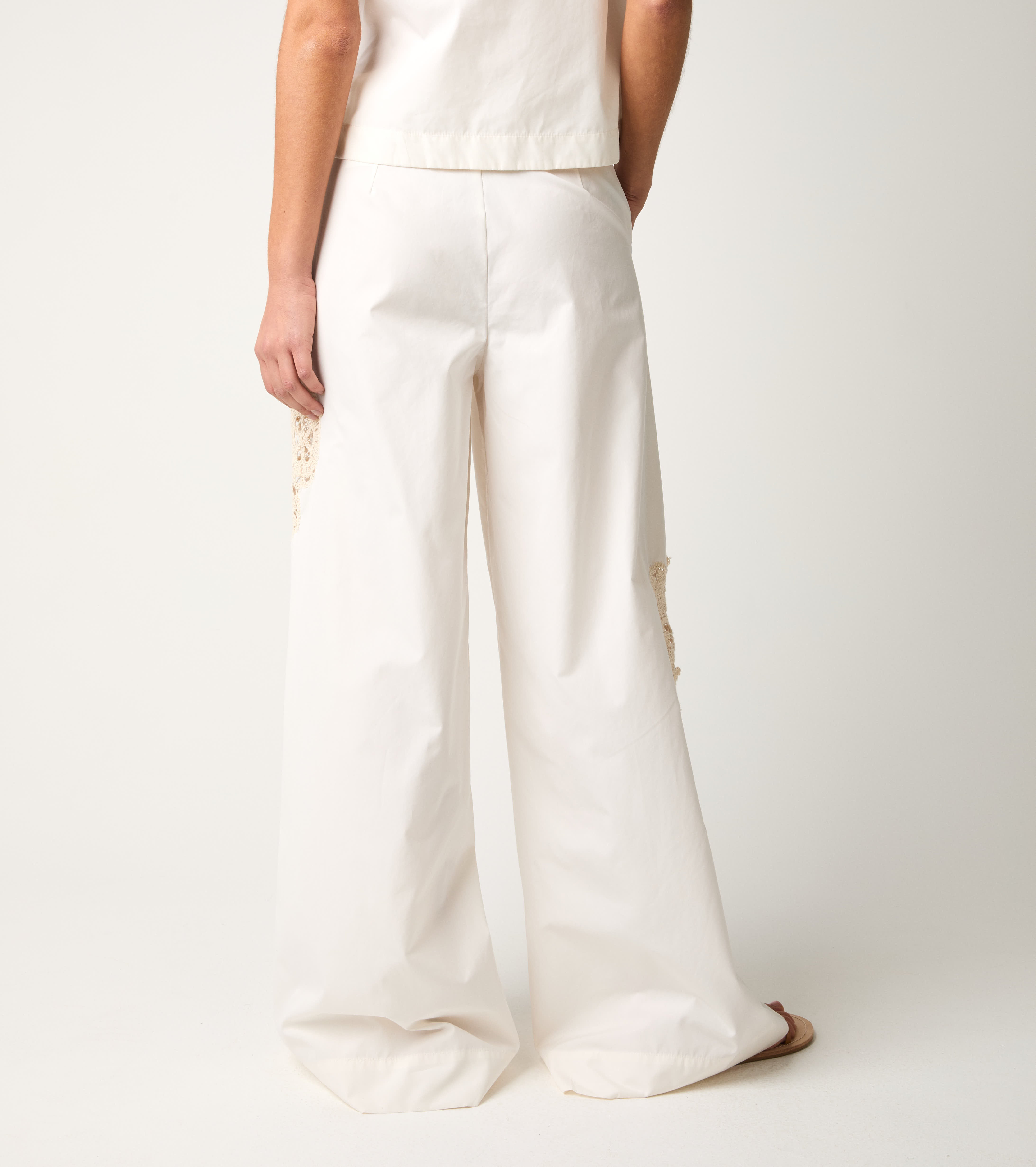 Pantaloni baggy con ricami floreali salina