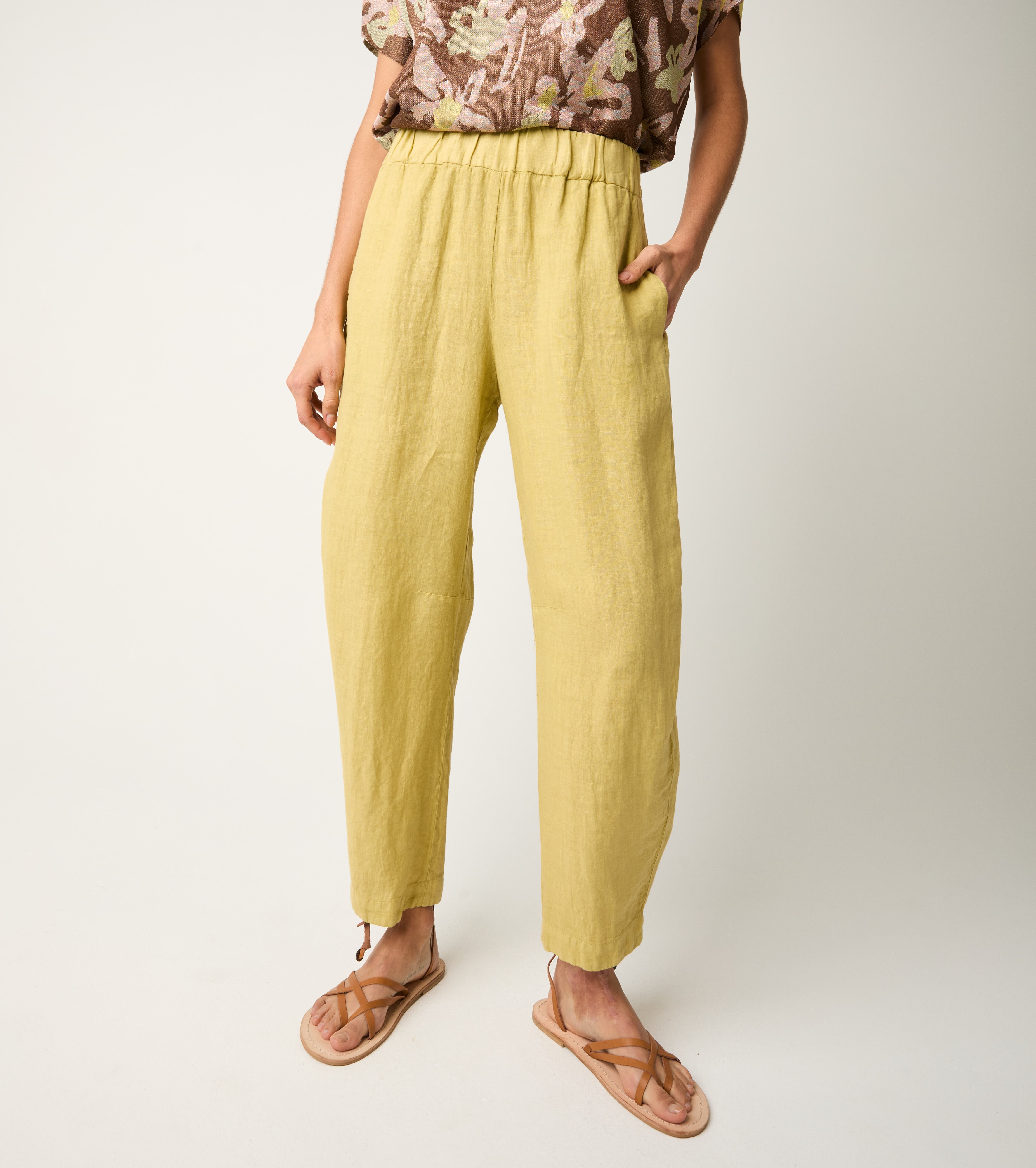 Pantaloni in lino con elastico e tasche bignè