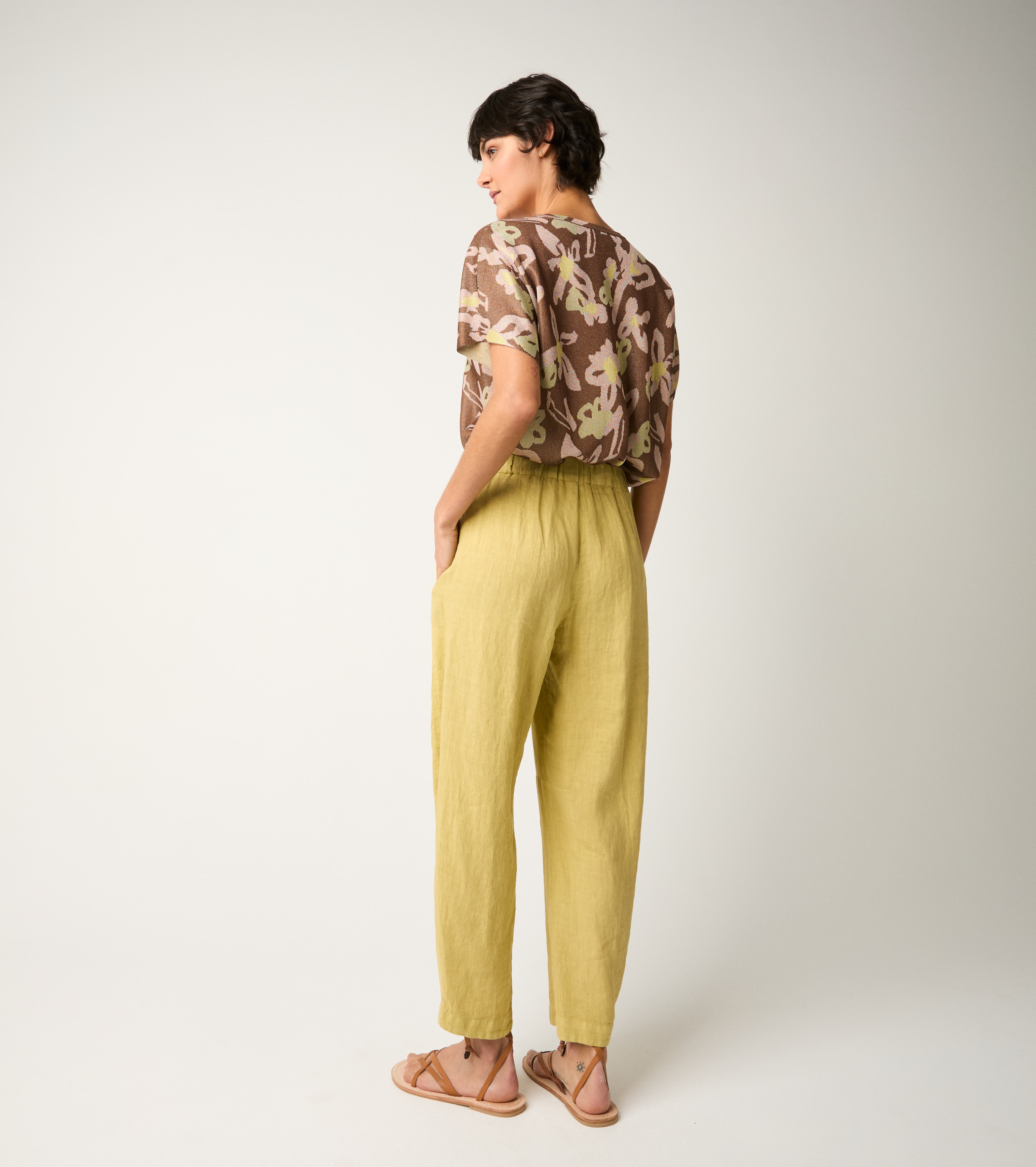 Pantaloni in lino con elastico e tasche bignè