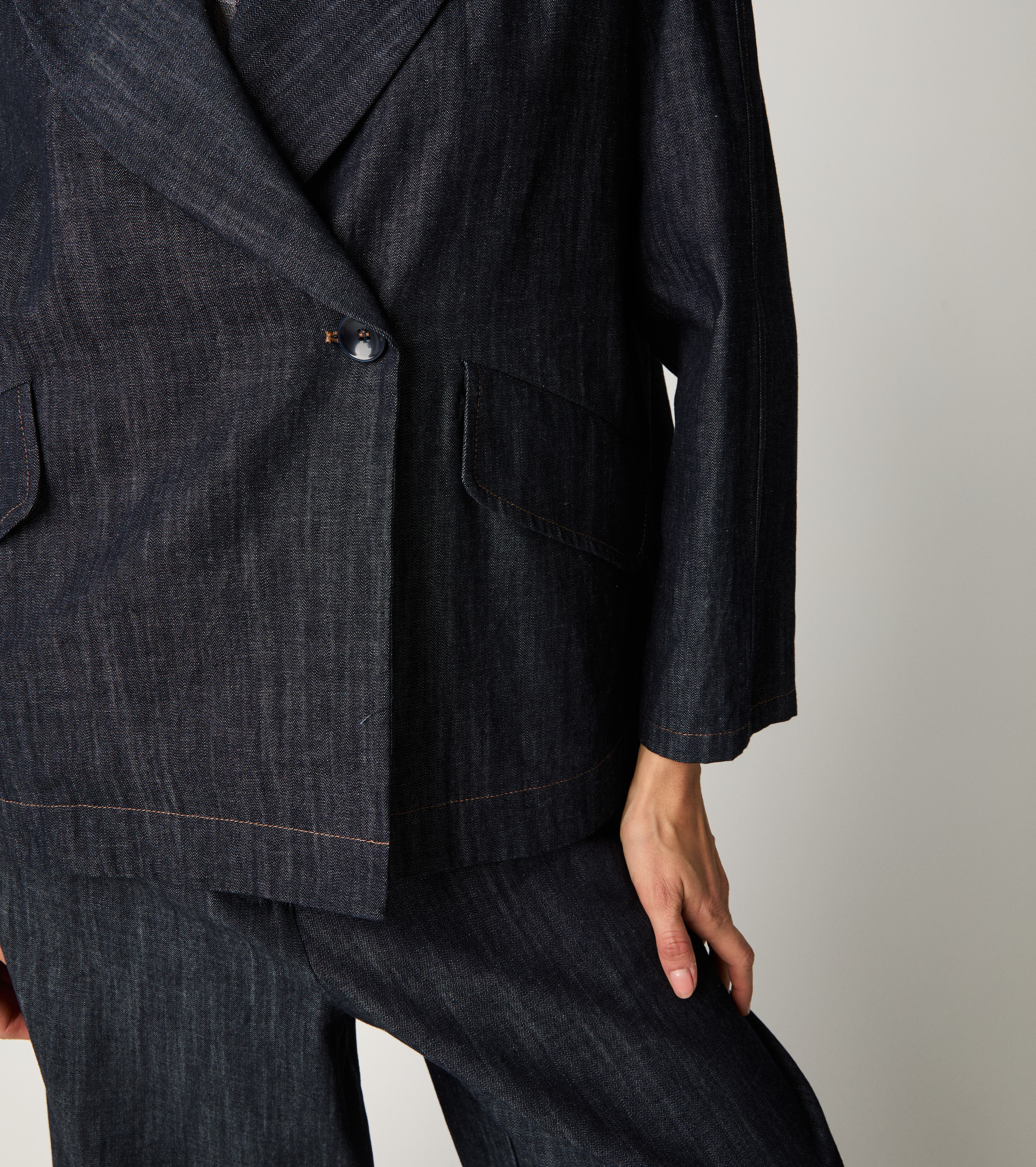 Single denim double-breasted blazer