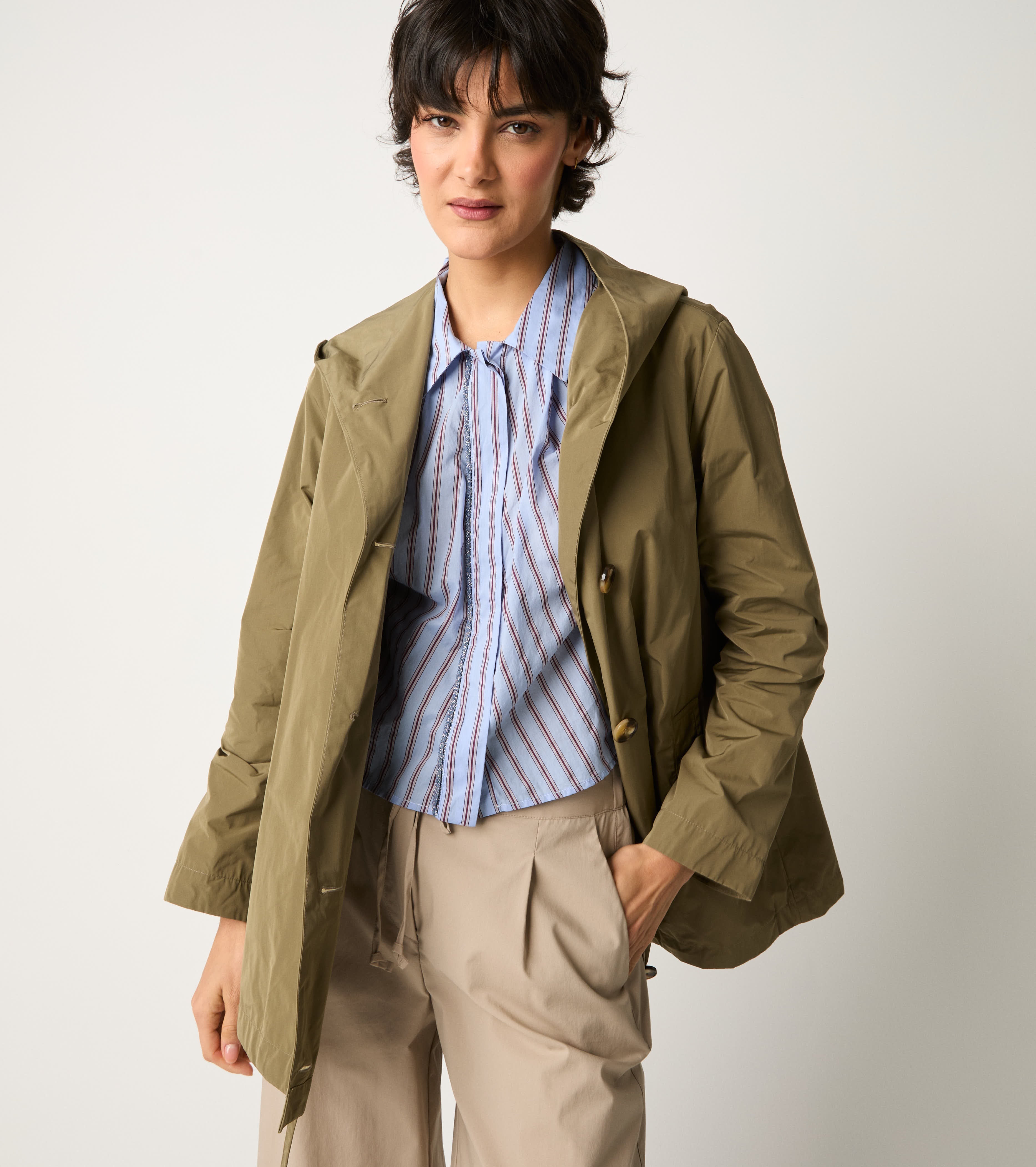 Parka corto con bottoni khaki