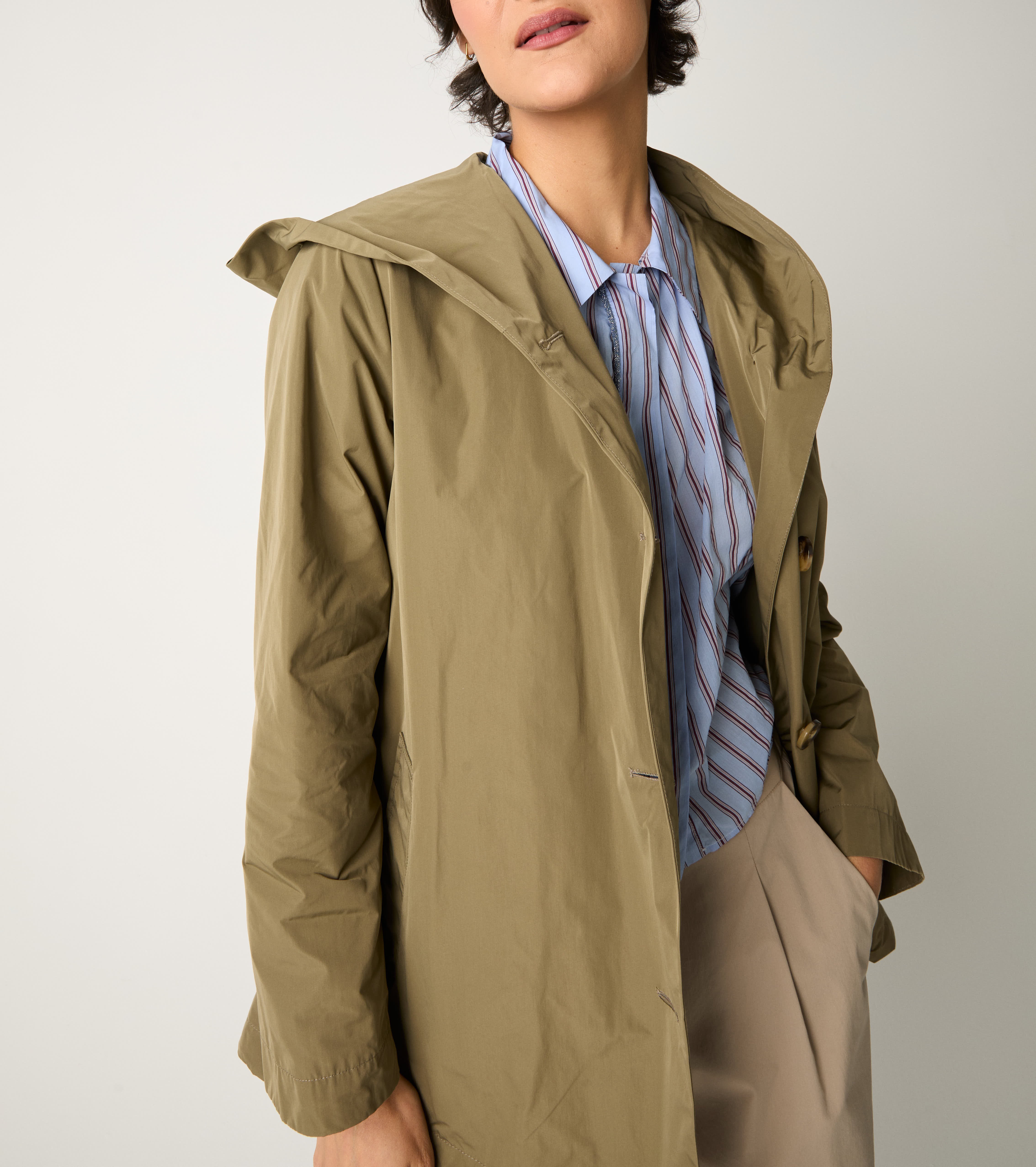 Parka corto con bottoni khaki