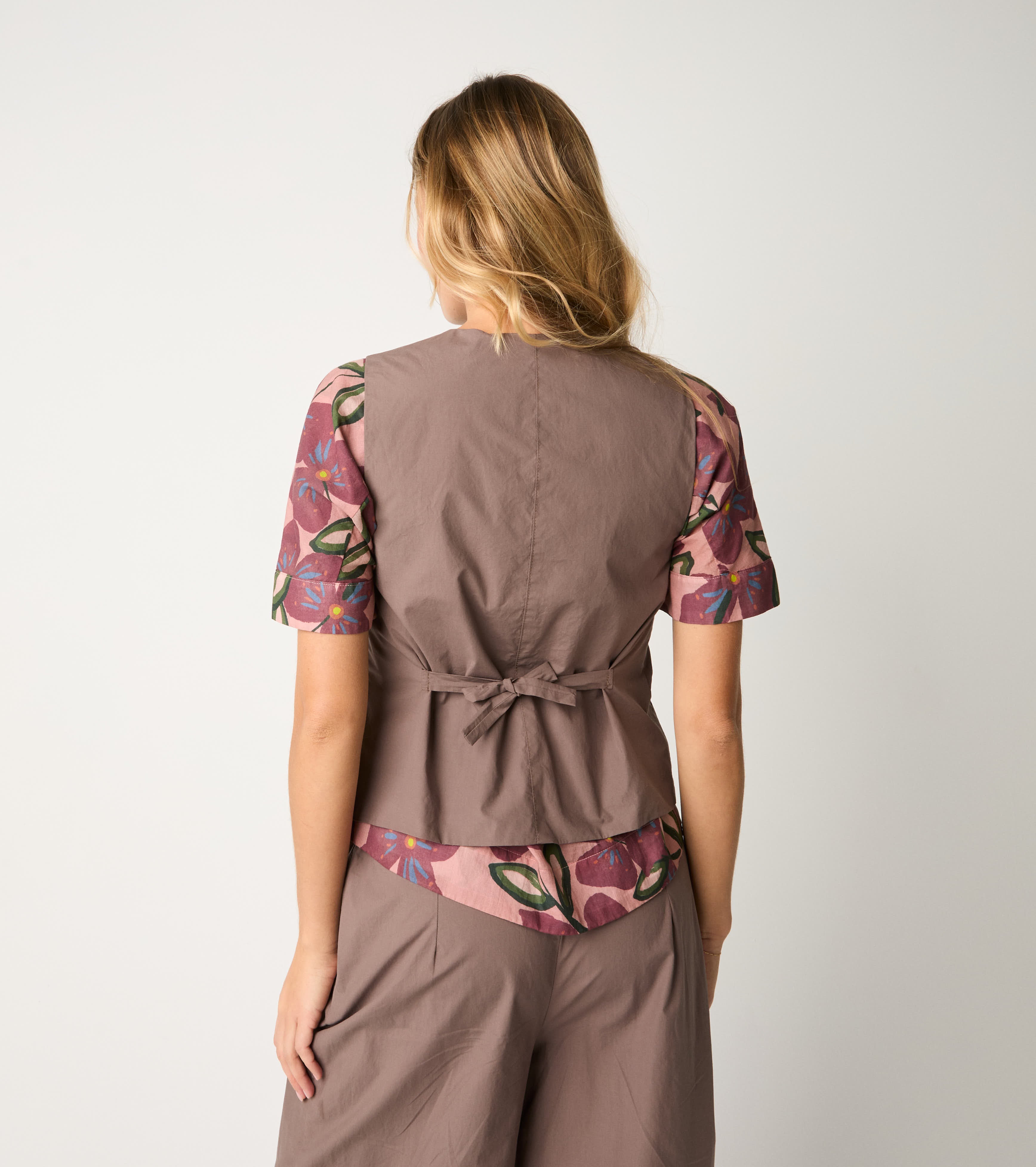 Gilet doppiopetto con tasche cacao