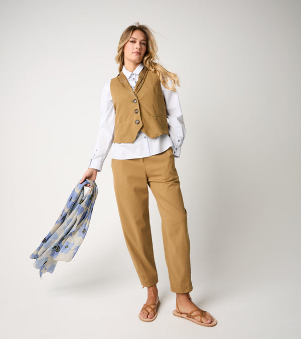 V-neck waistcoat with gold buttons