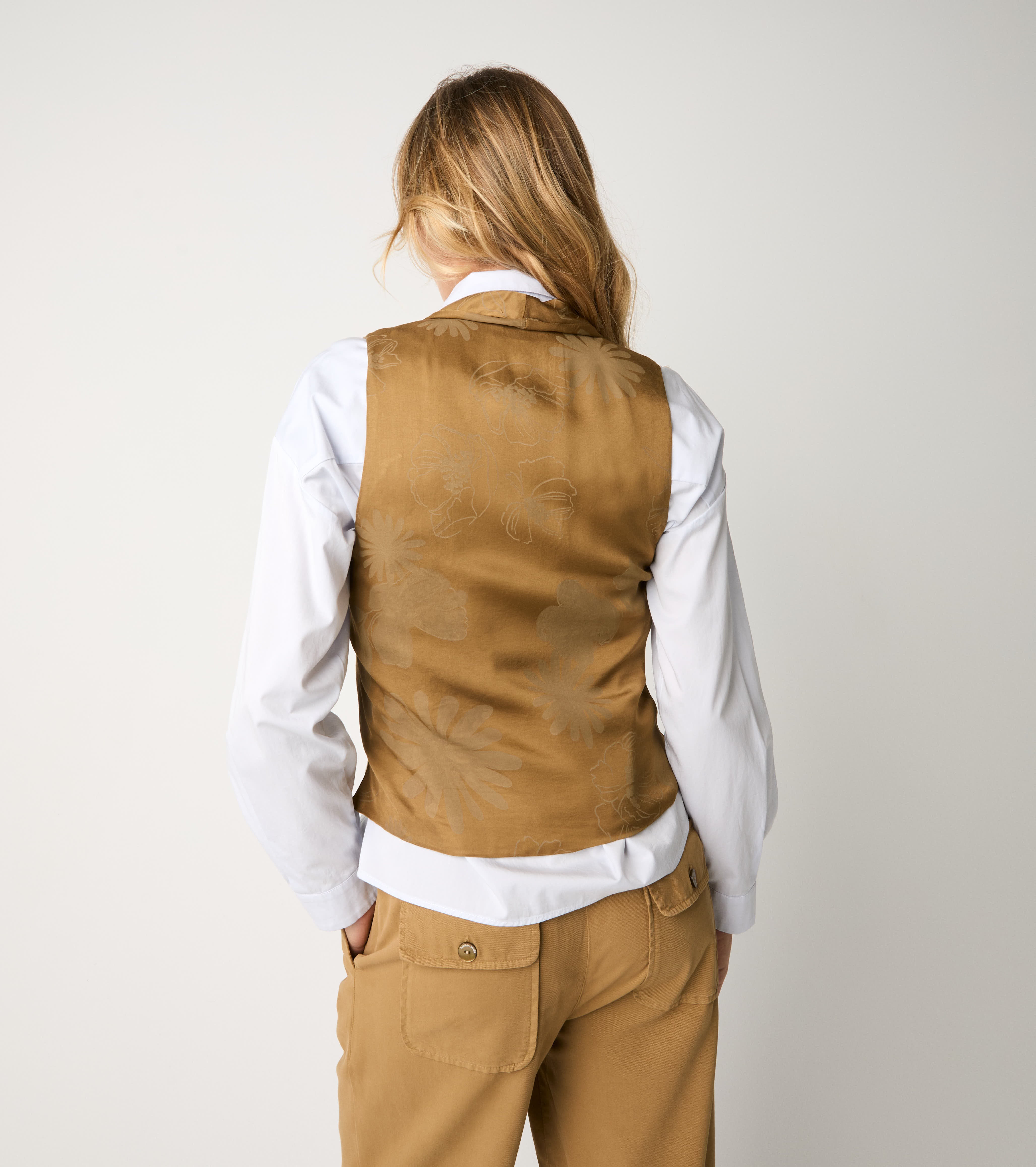 Gilet con scollo a V e bottoni gold