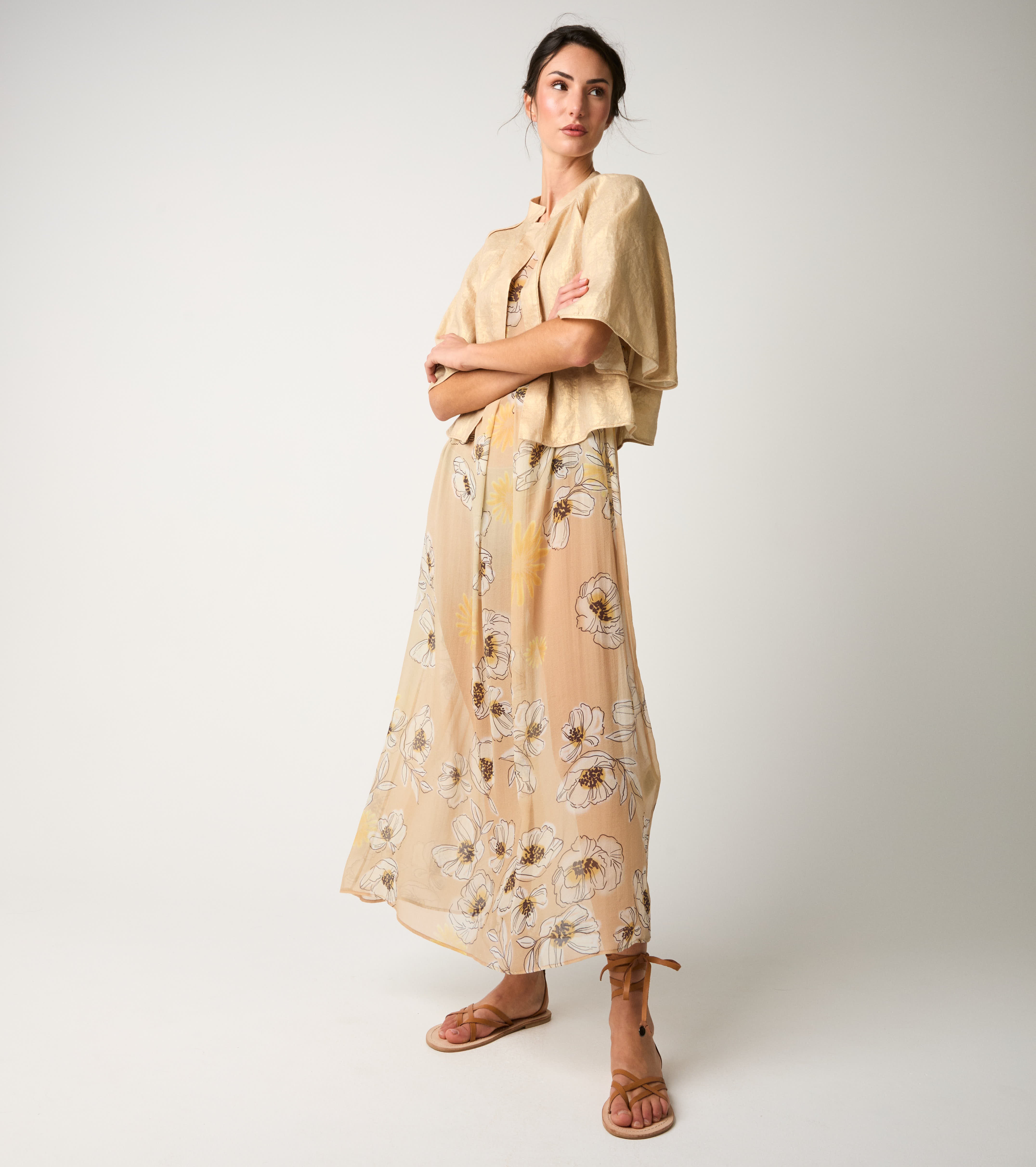 Kimono jacket with gold three-quarter sleeves