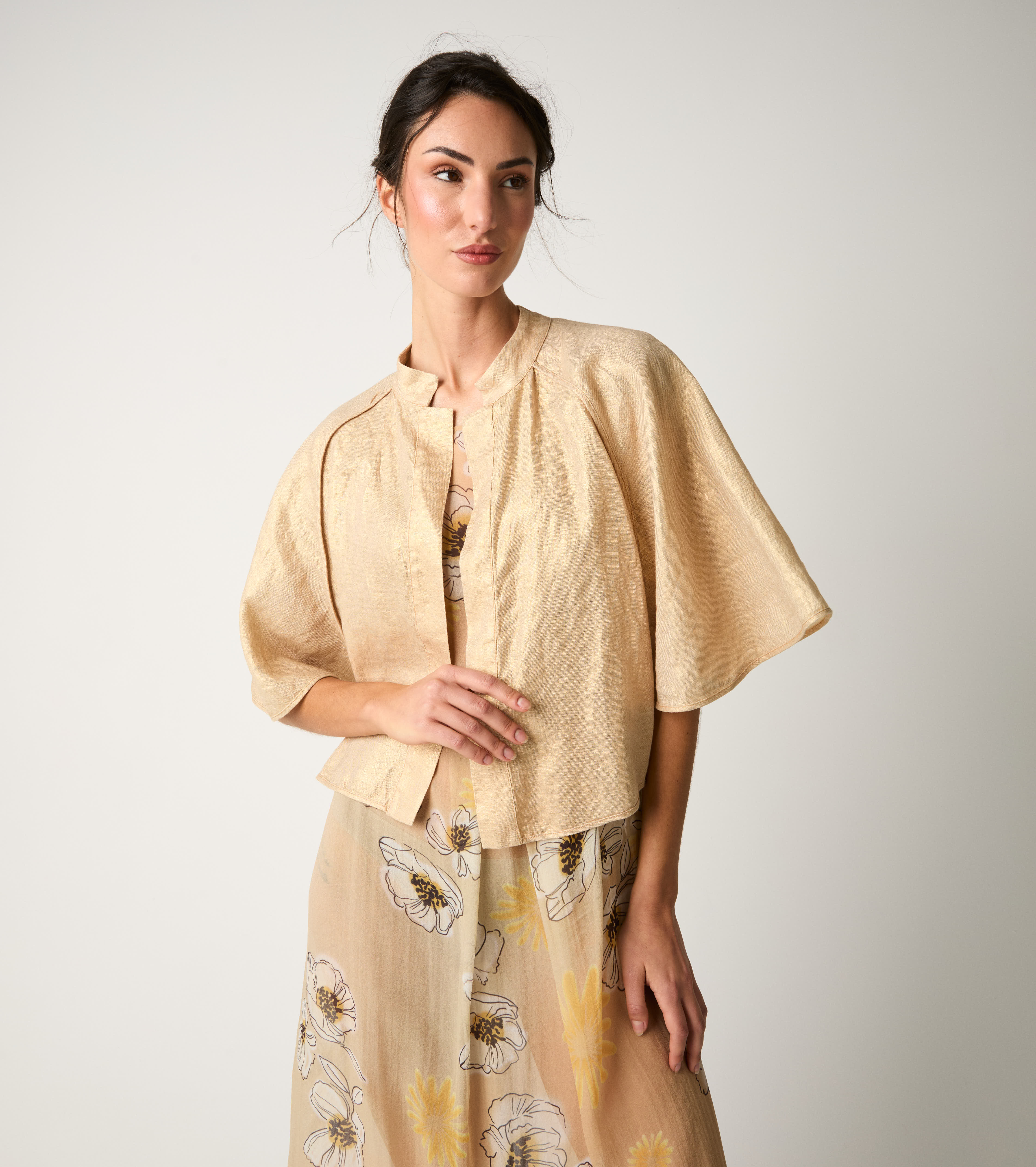 Kimono jacket with gold three-quarter sleeves