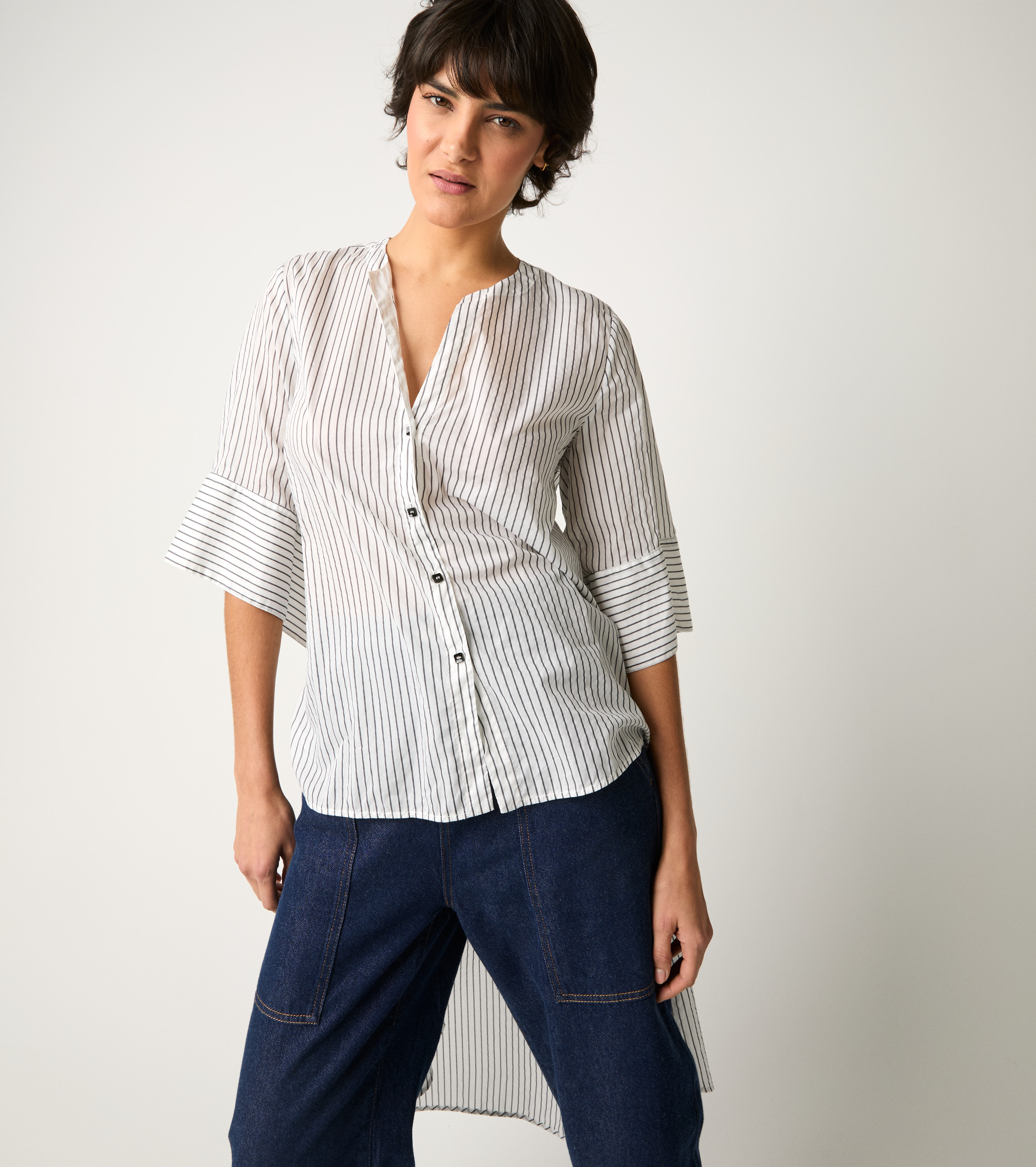 Camicia lunga a righe con spacchi  bianco