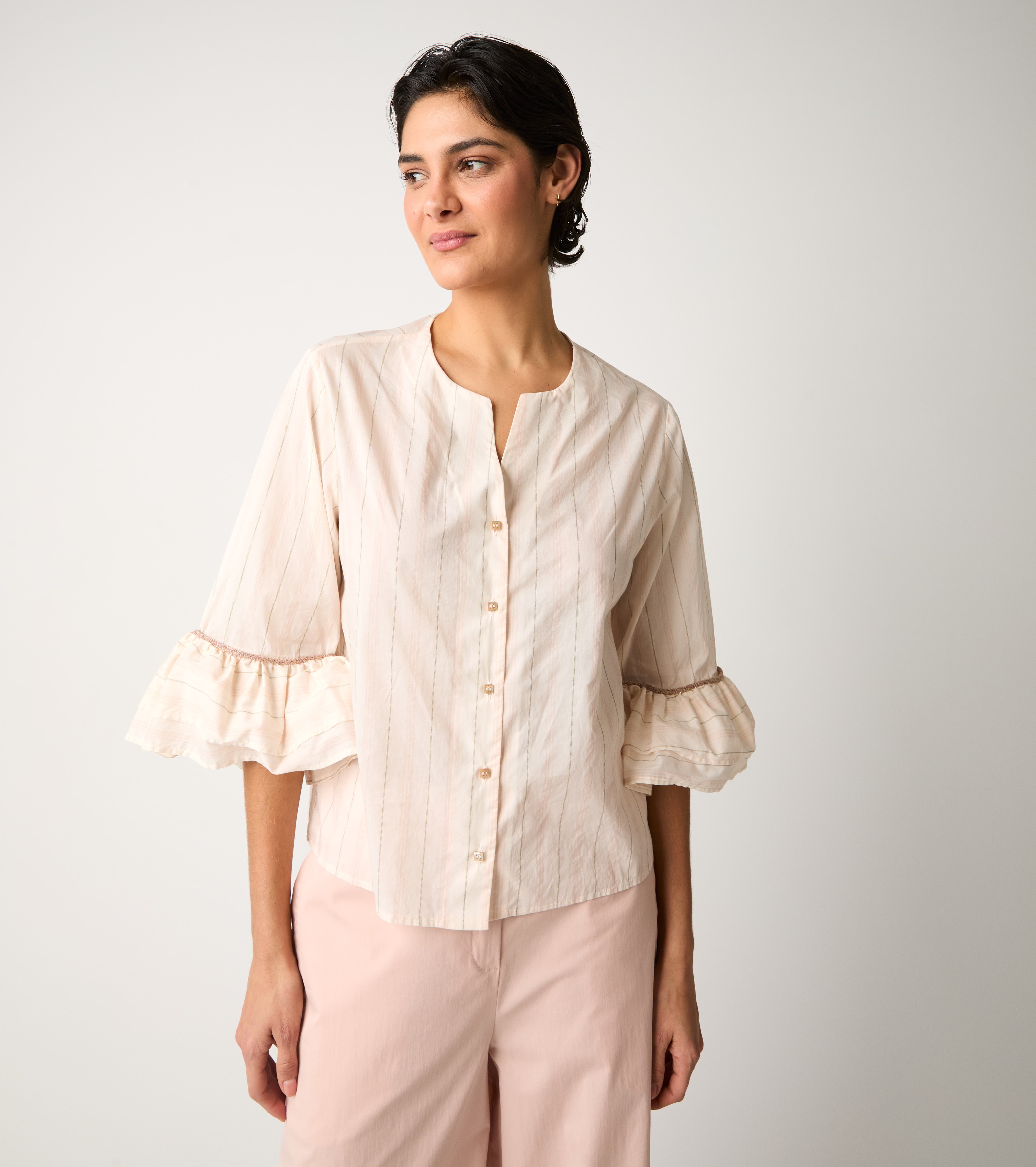 Camicia girocollo con maniche a tre quarti cipria