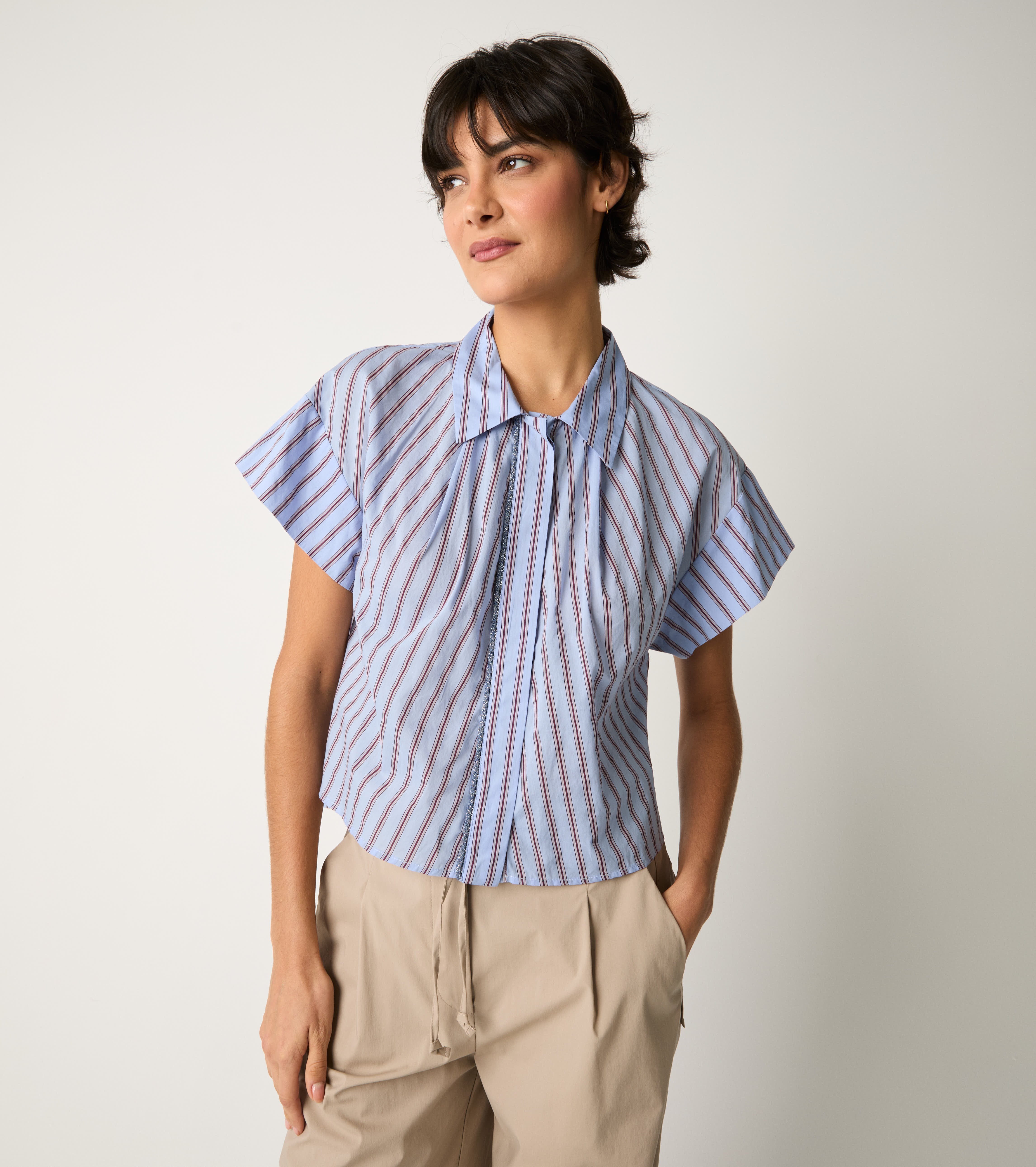 Camicia a righe con maniche corte celeste