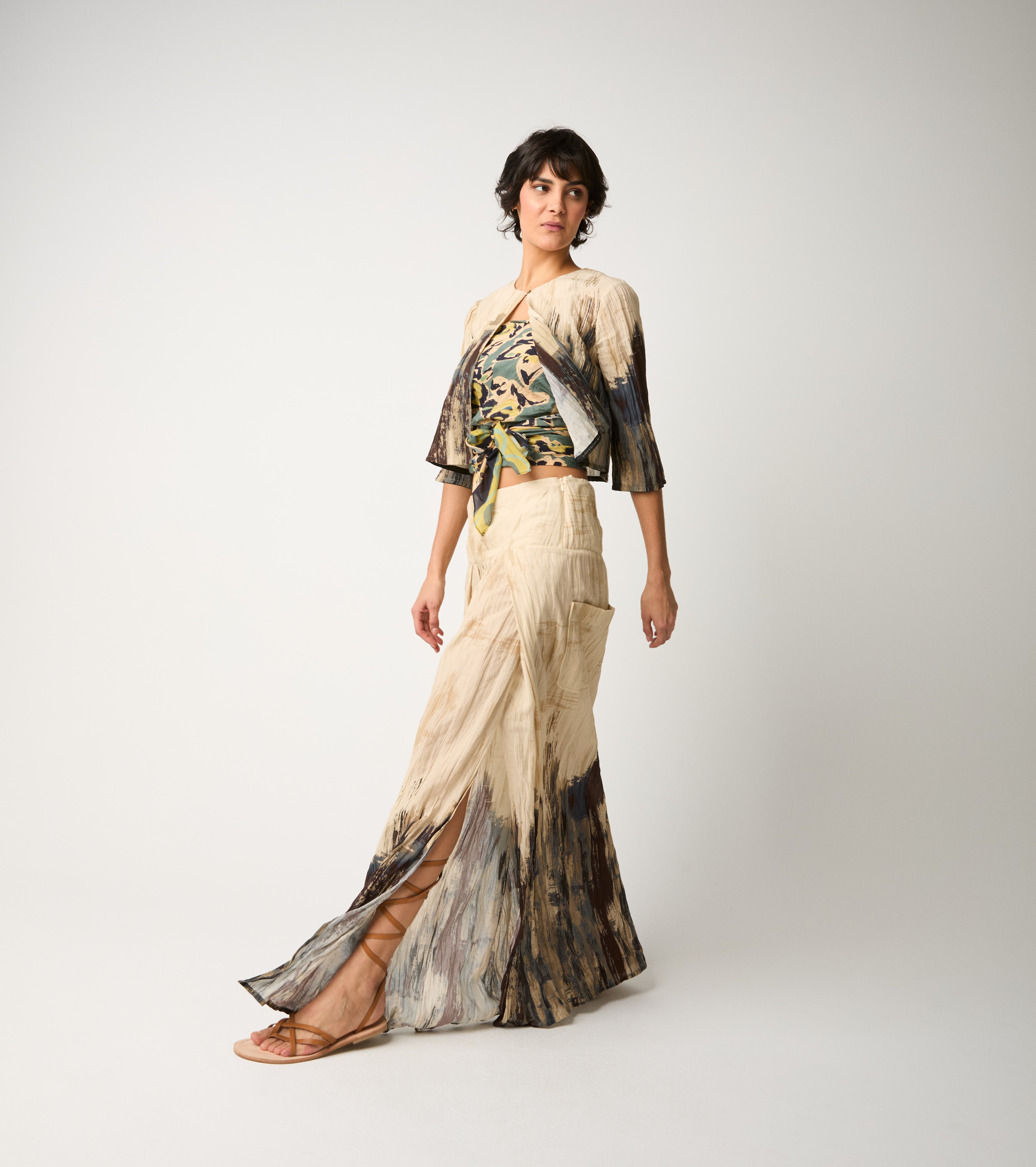 Long skirt with plucked slit