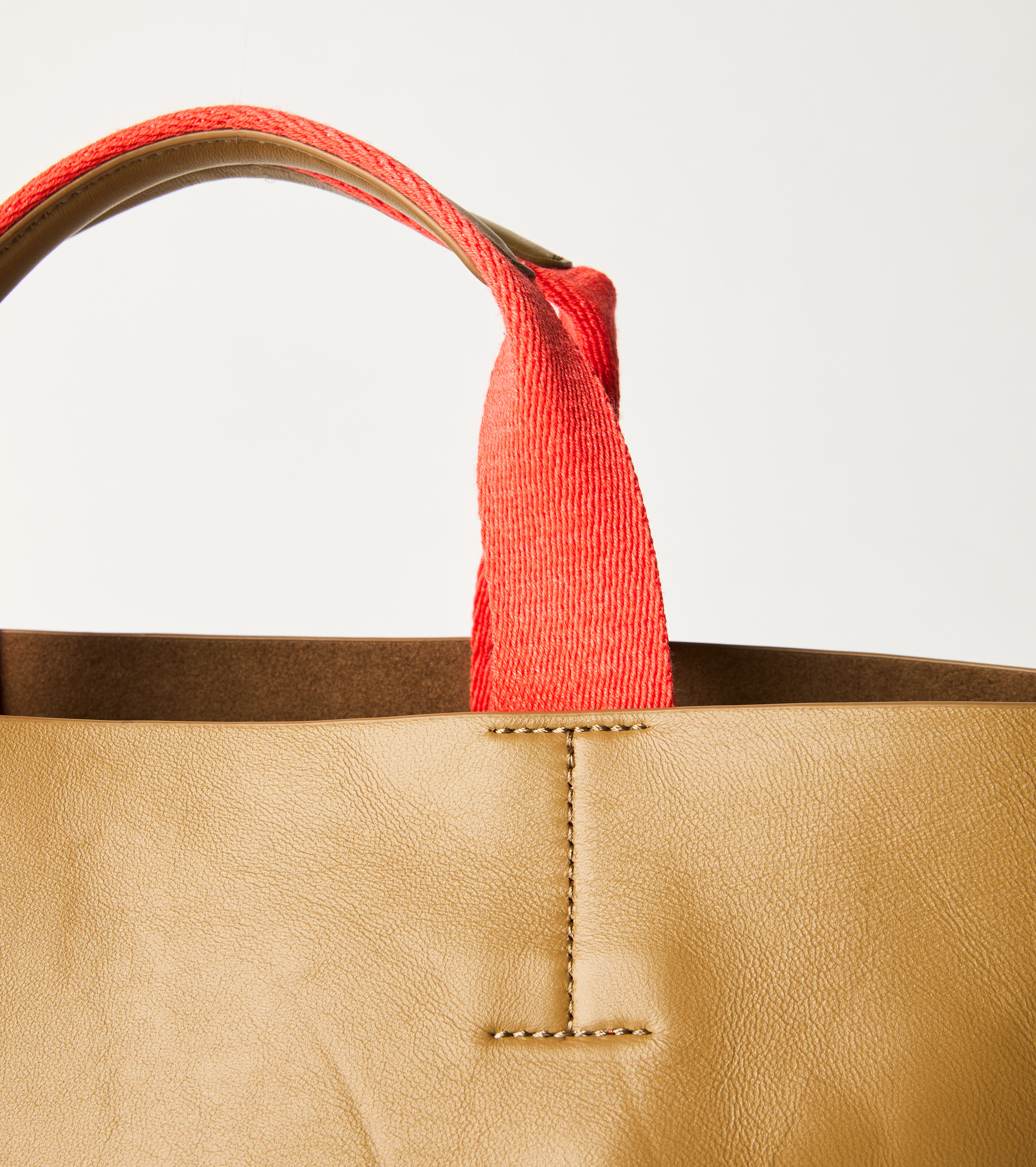Gold shopping bag with double handles