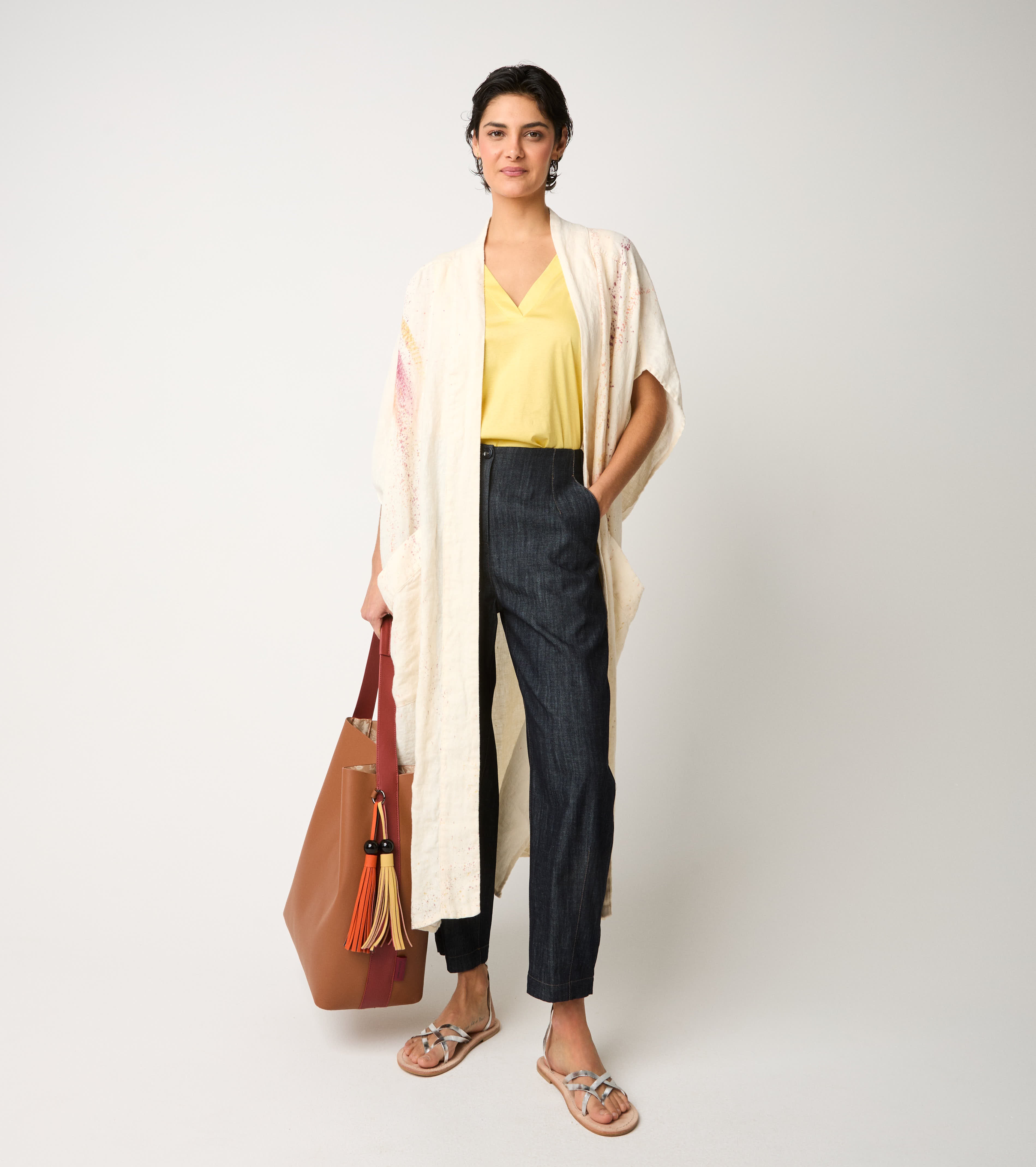 Shoulder bag with hazelnut tassels