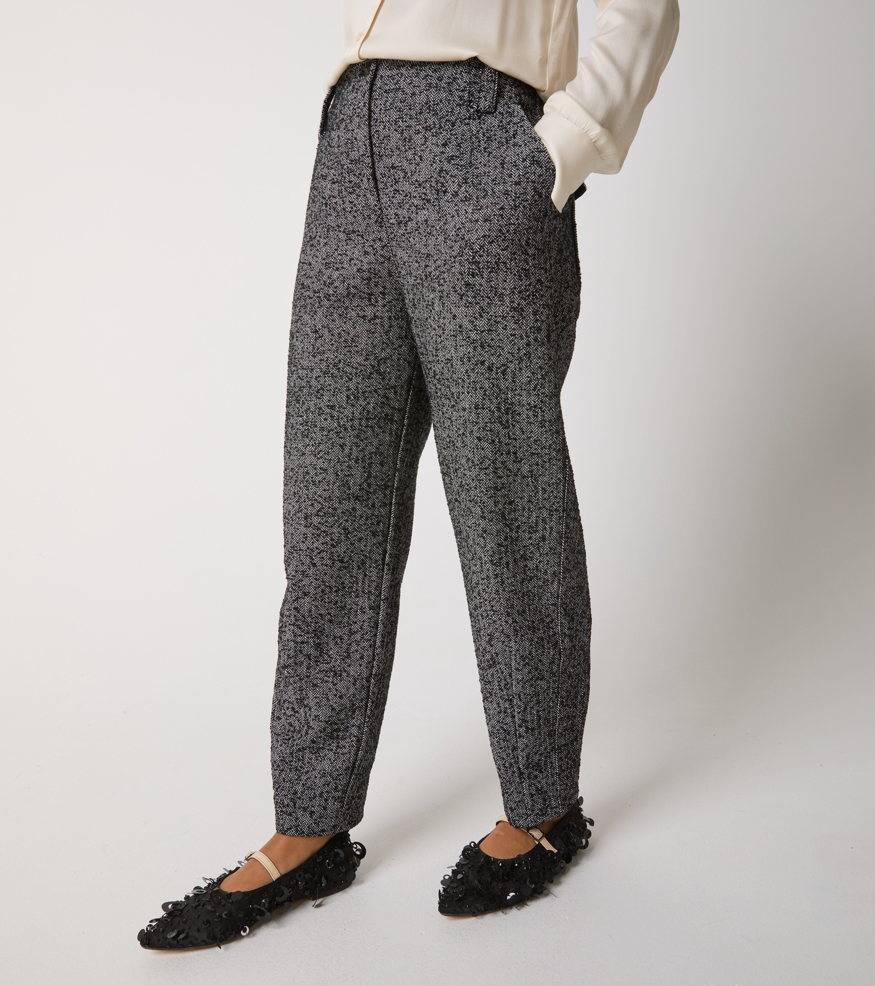 Pantaloni cropped in cotone con pinces