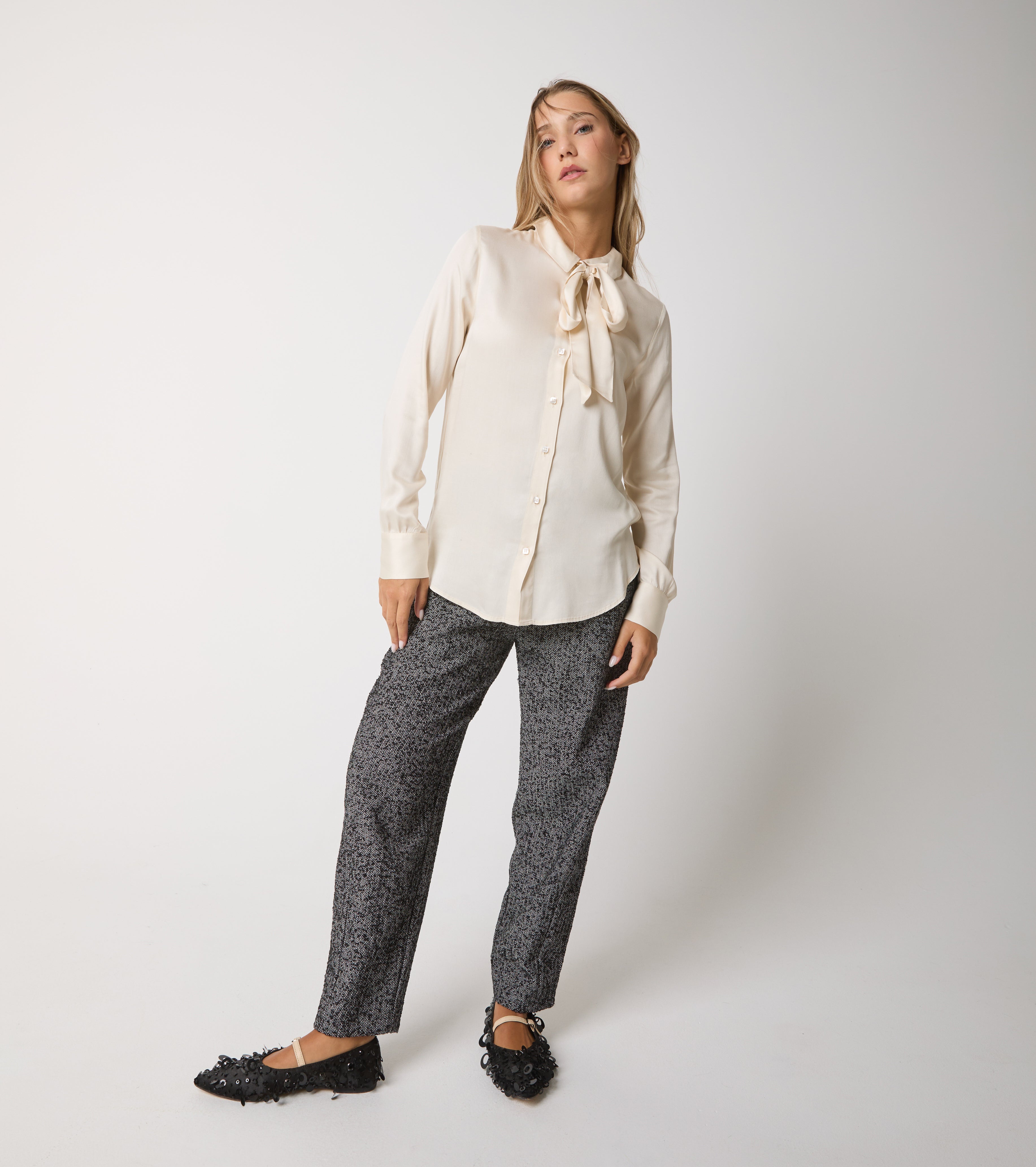 Pantaloni cropped in cotone con pinces