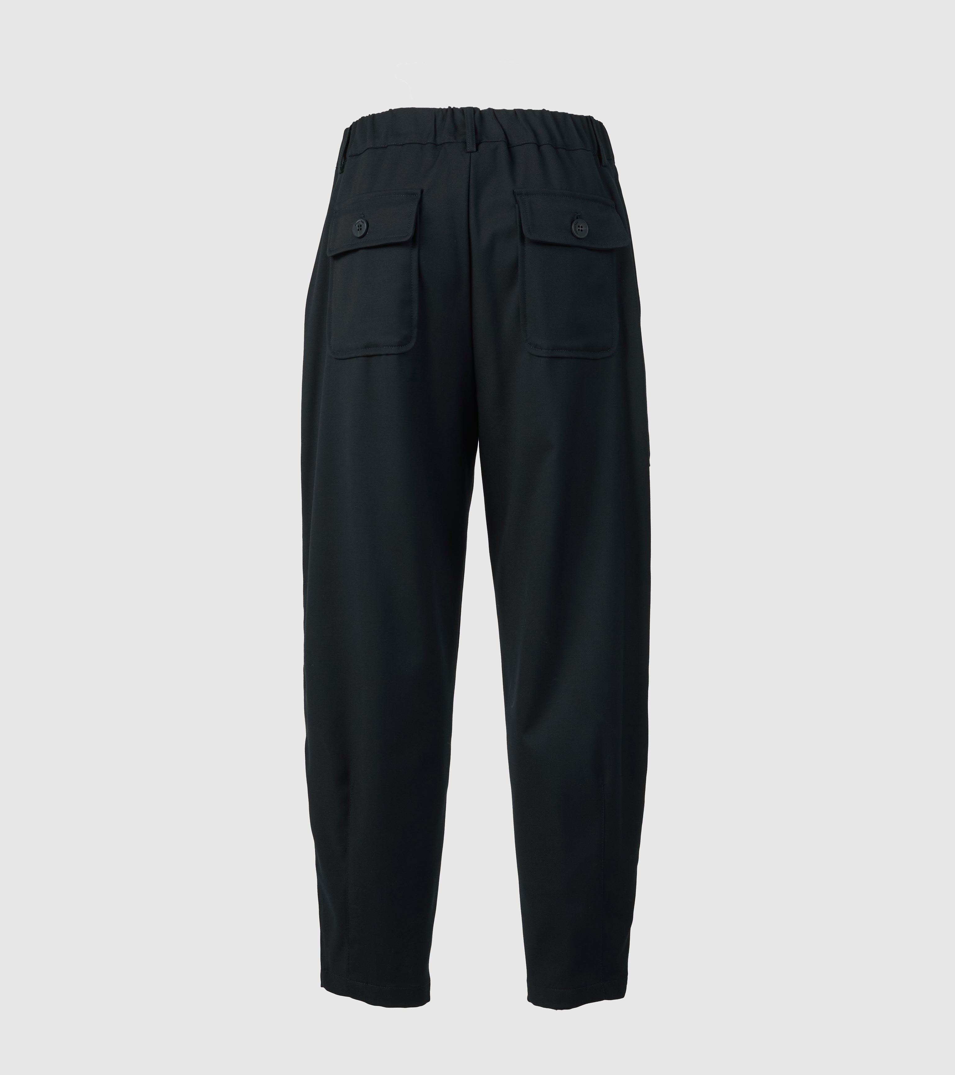 Cropped trousers with pockets