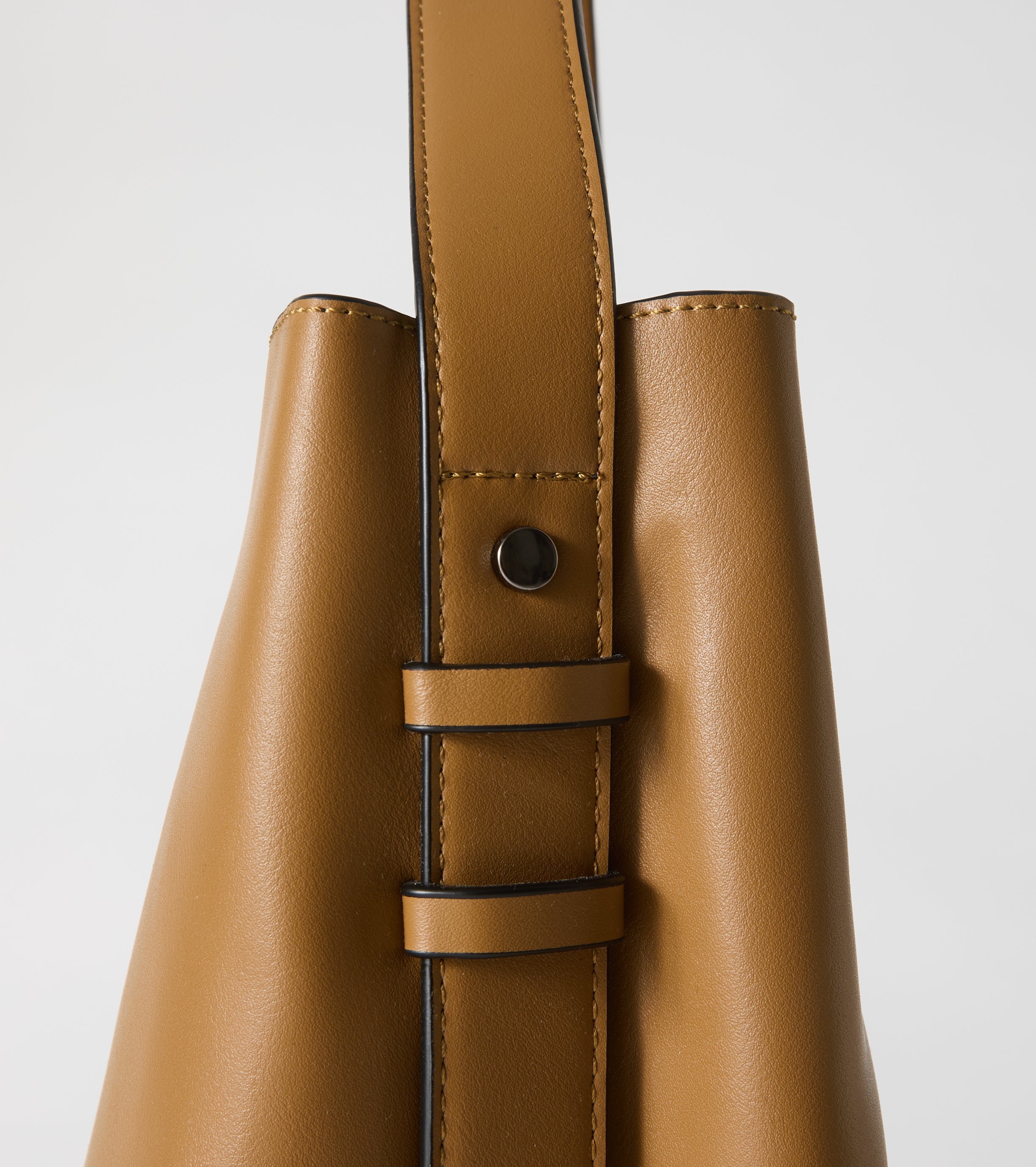 Bucket bag with charm