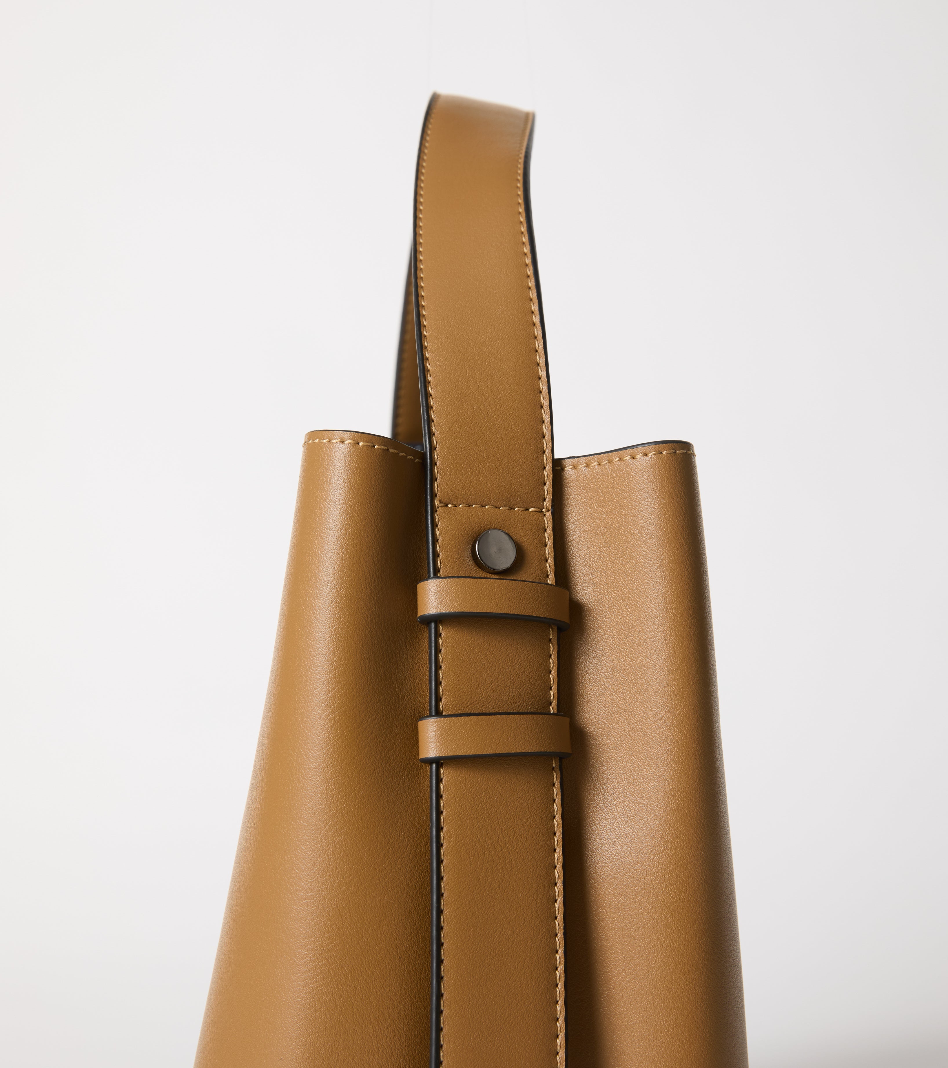 Shopping bag with shoulder strap