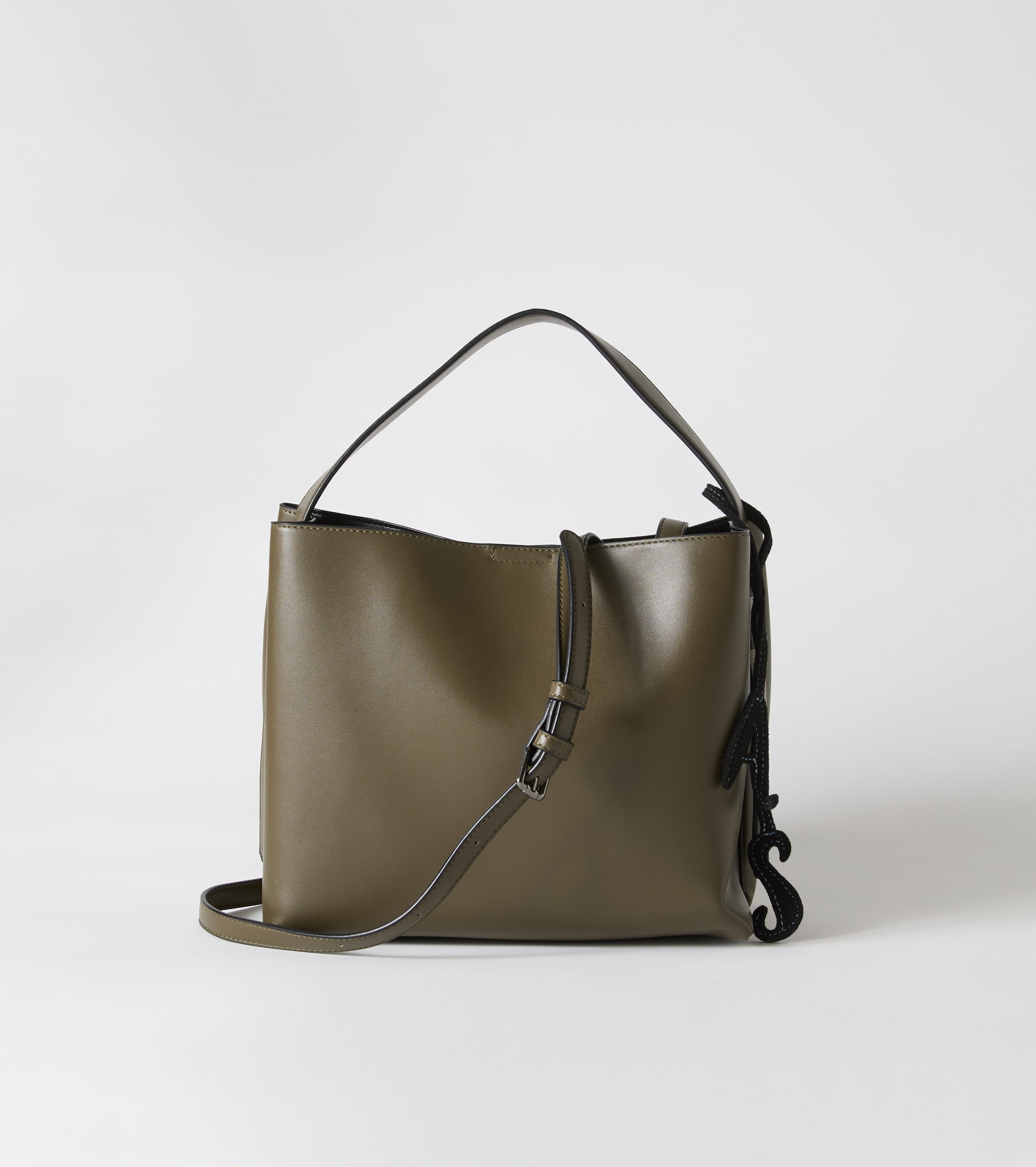 Shopping bag with shoulder strap
