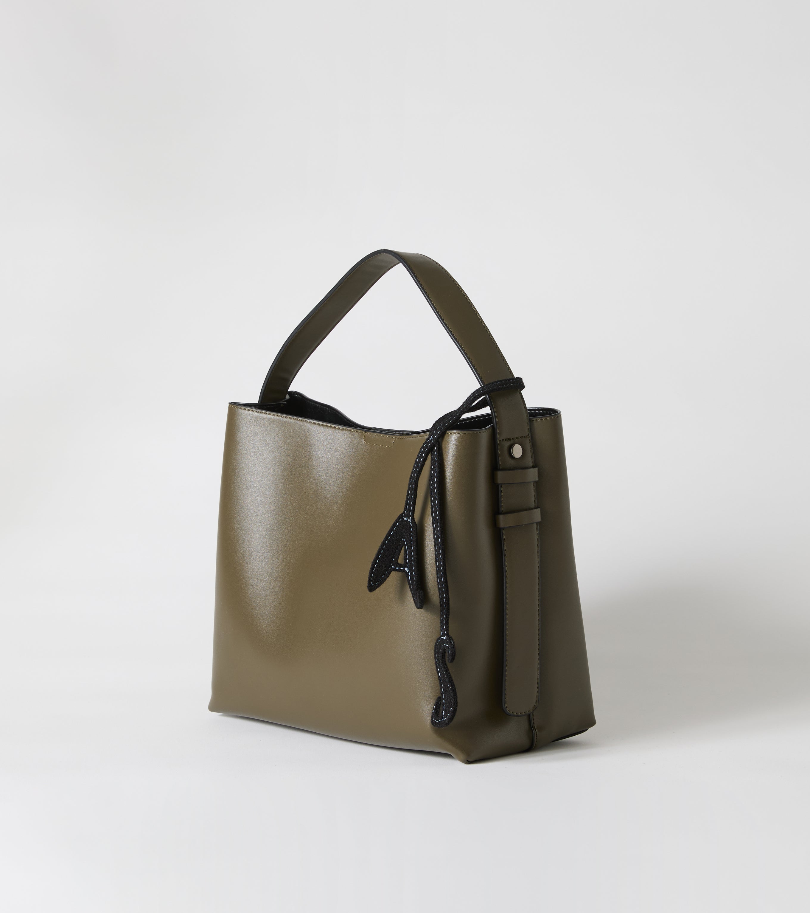 Shopping bag with shoulder strap