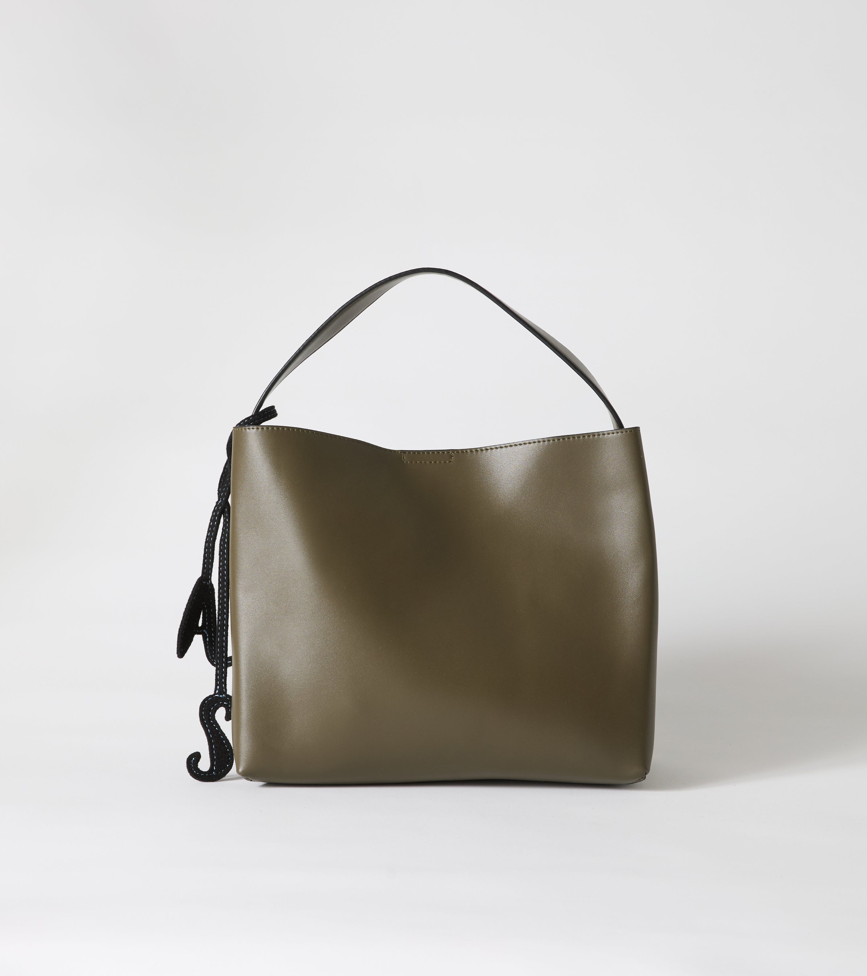 Shopping bag with shoulder strap