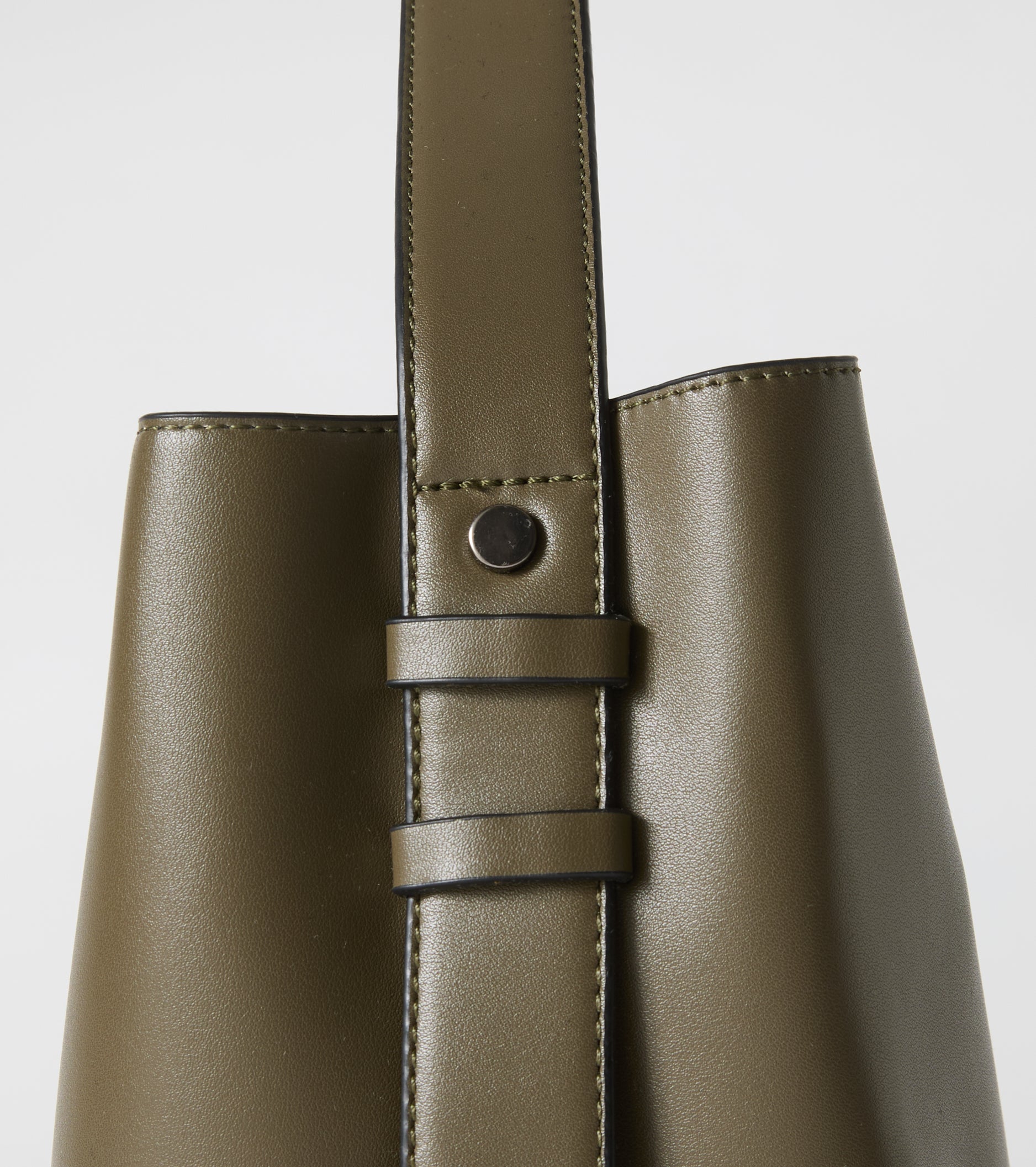Shopping bag with shoulder strap