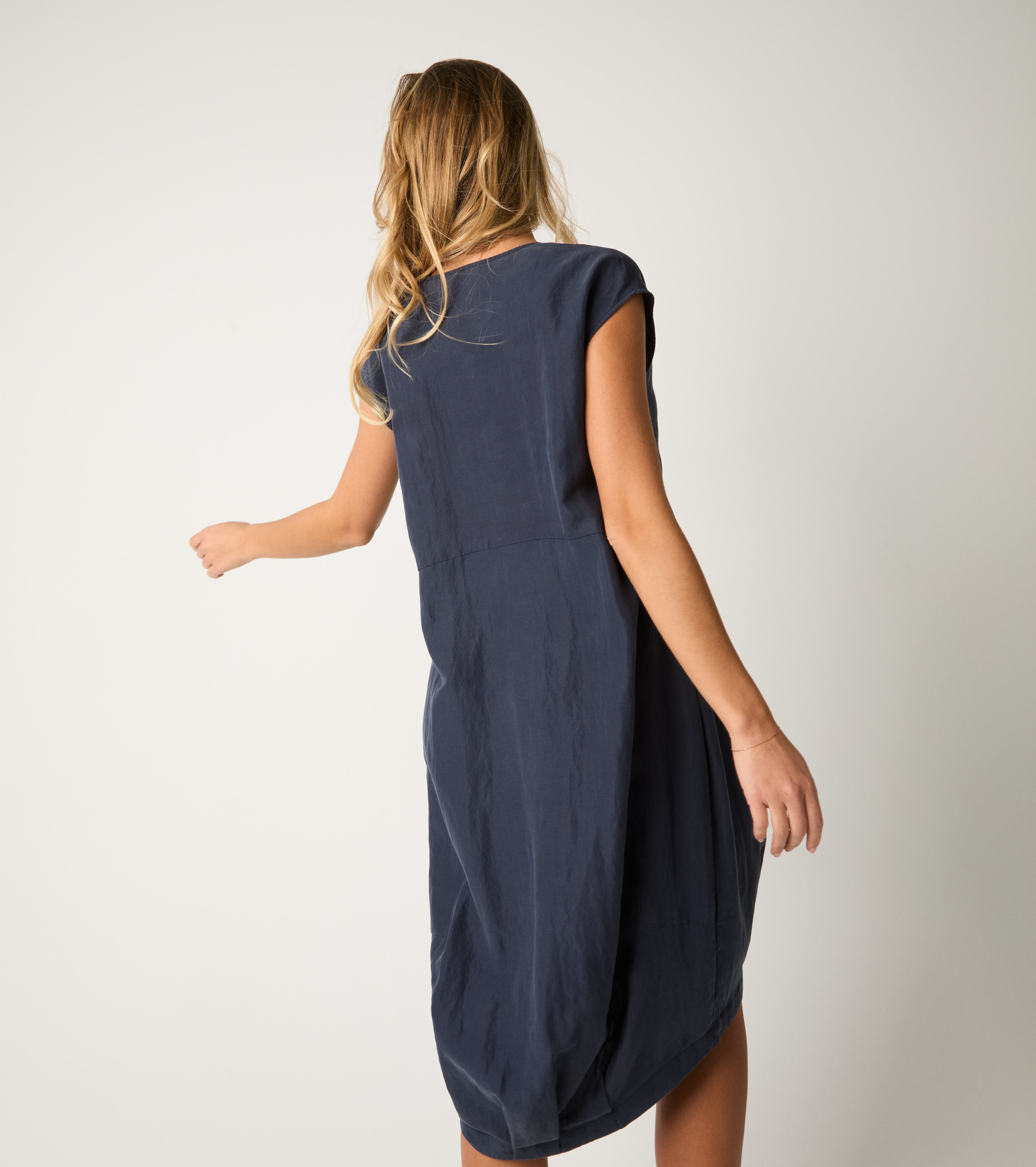 Abito con scollo rotondo blu