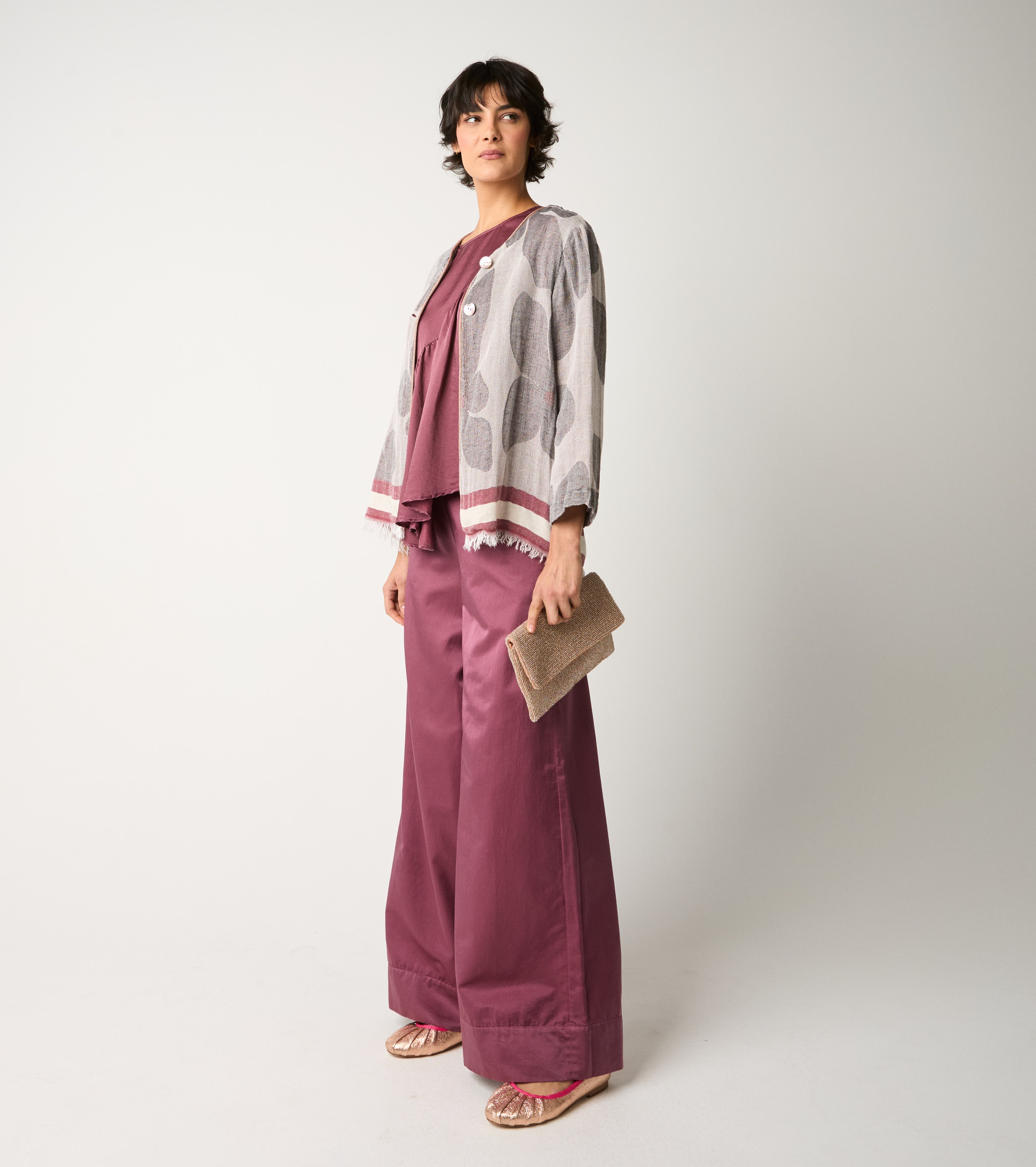 Trousers with pleats and marmalade darts