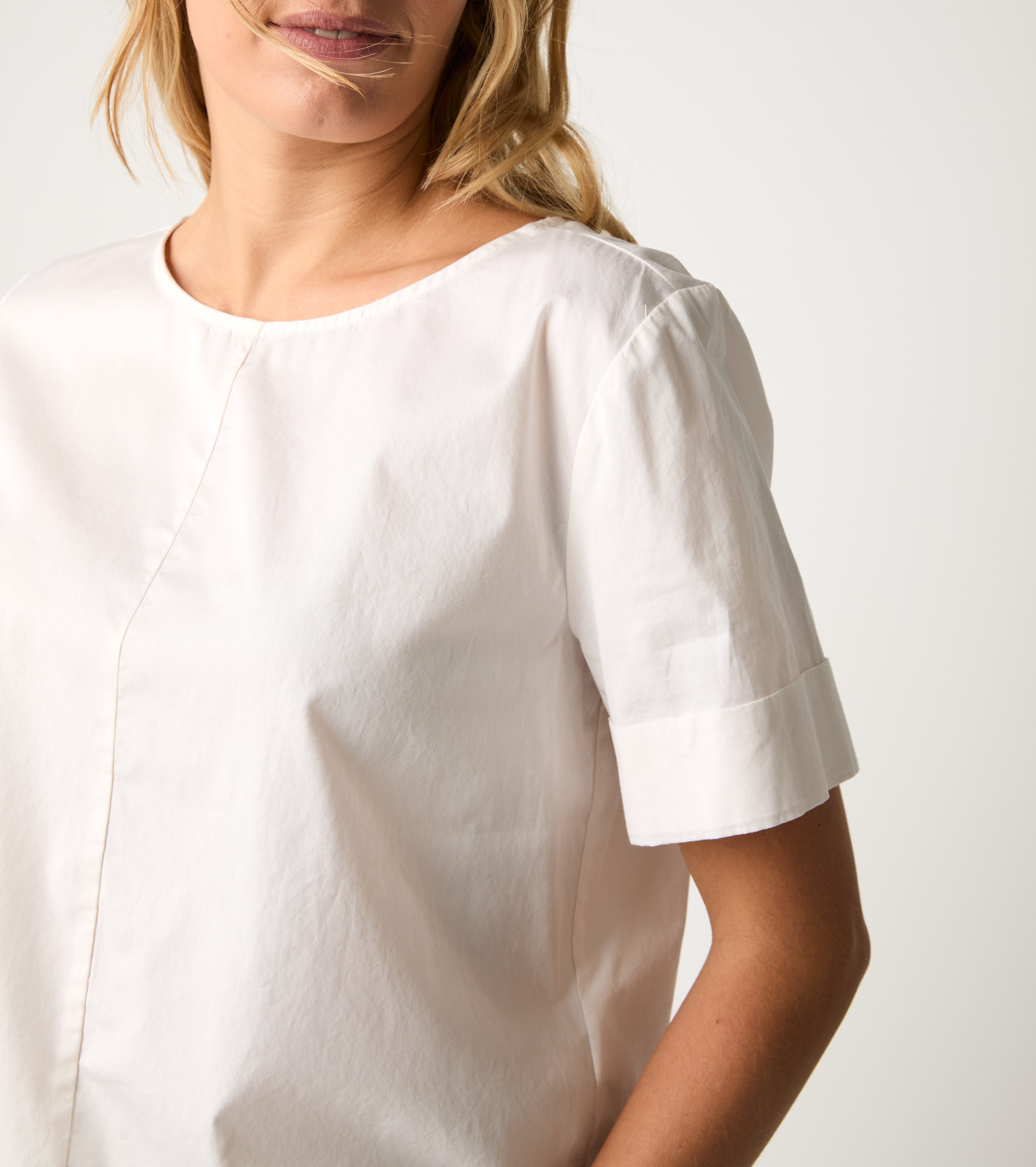 Blusa con maniche corte cipria