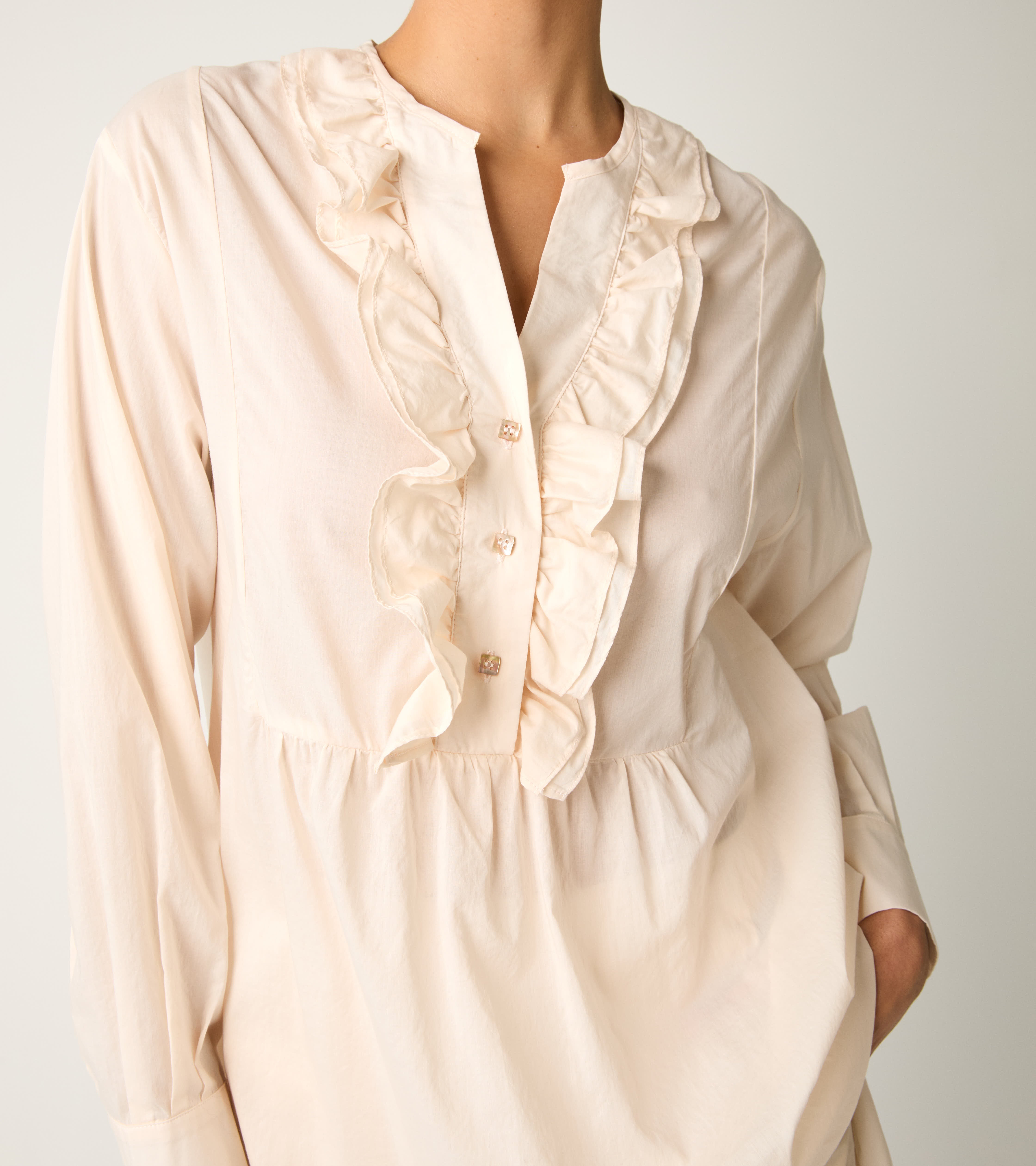 Blusa con bottoni e rouches salina