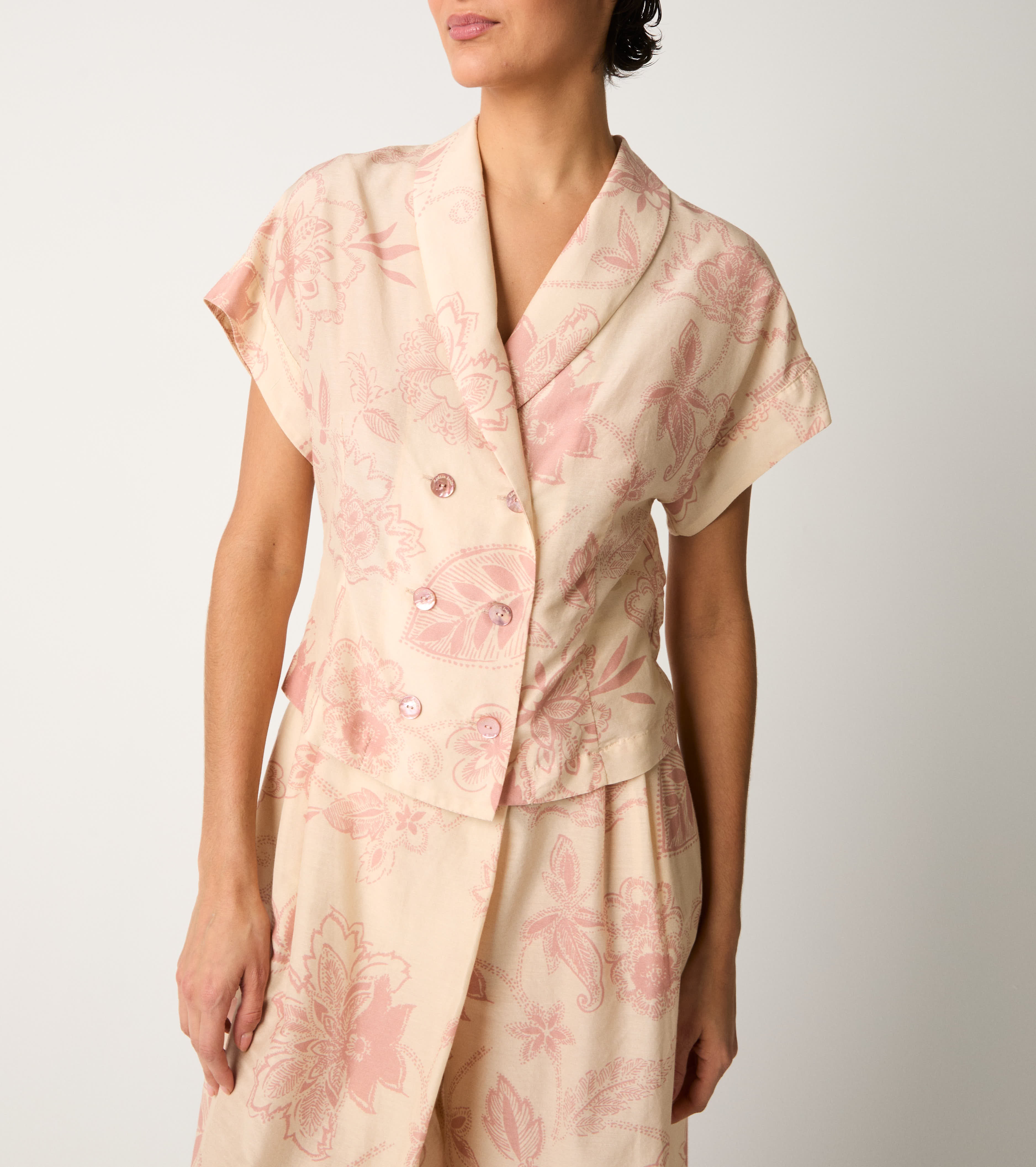 Camicia doppiopetto con revers wine