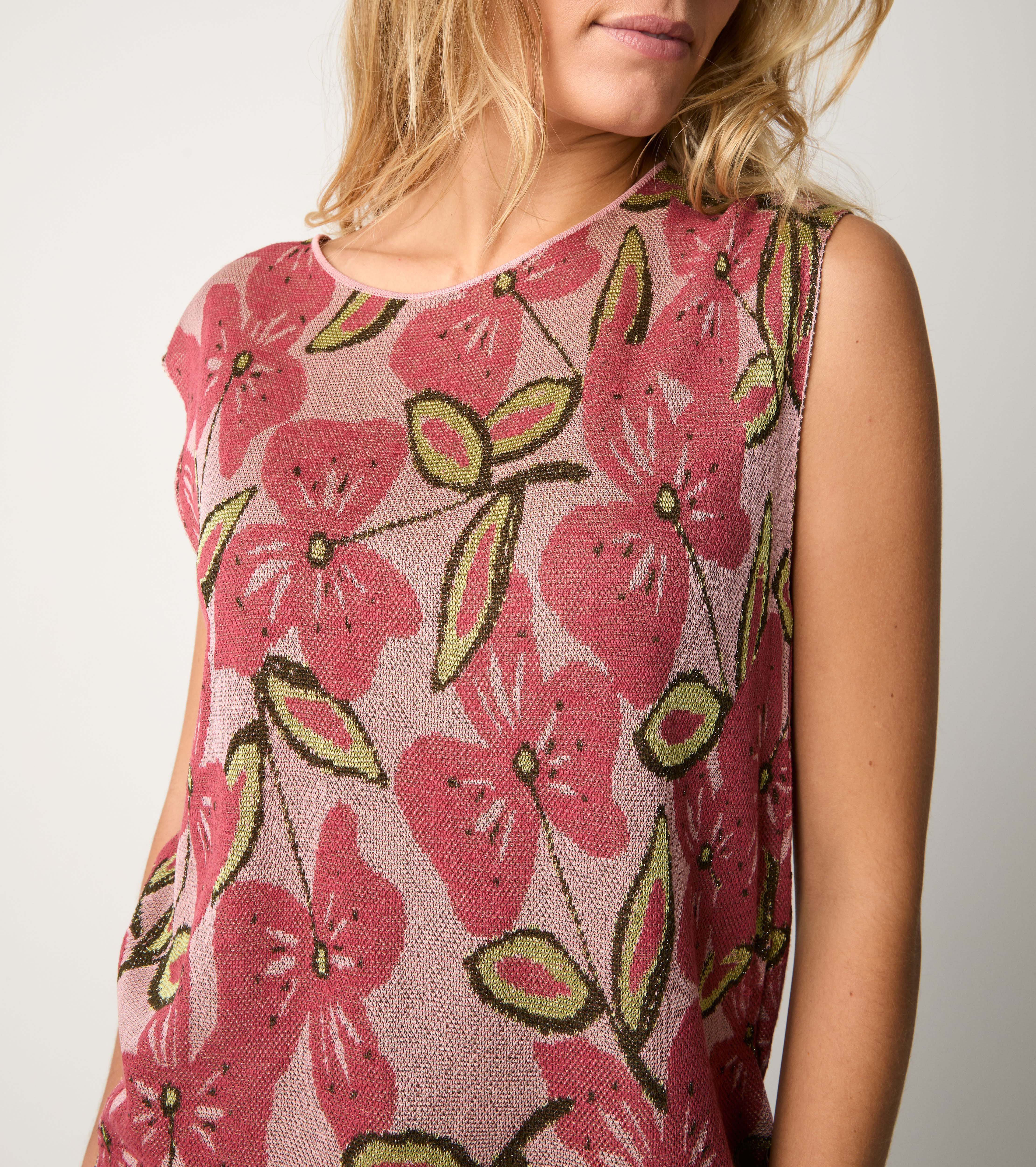Jacquard top with ombré boat neckline