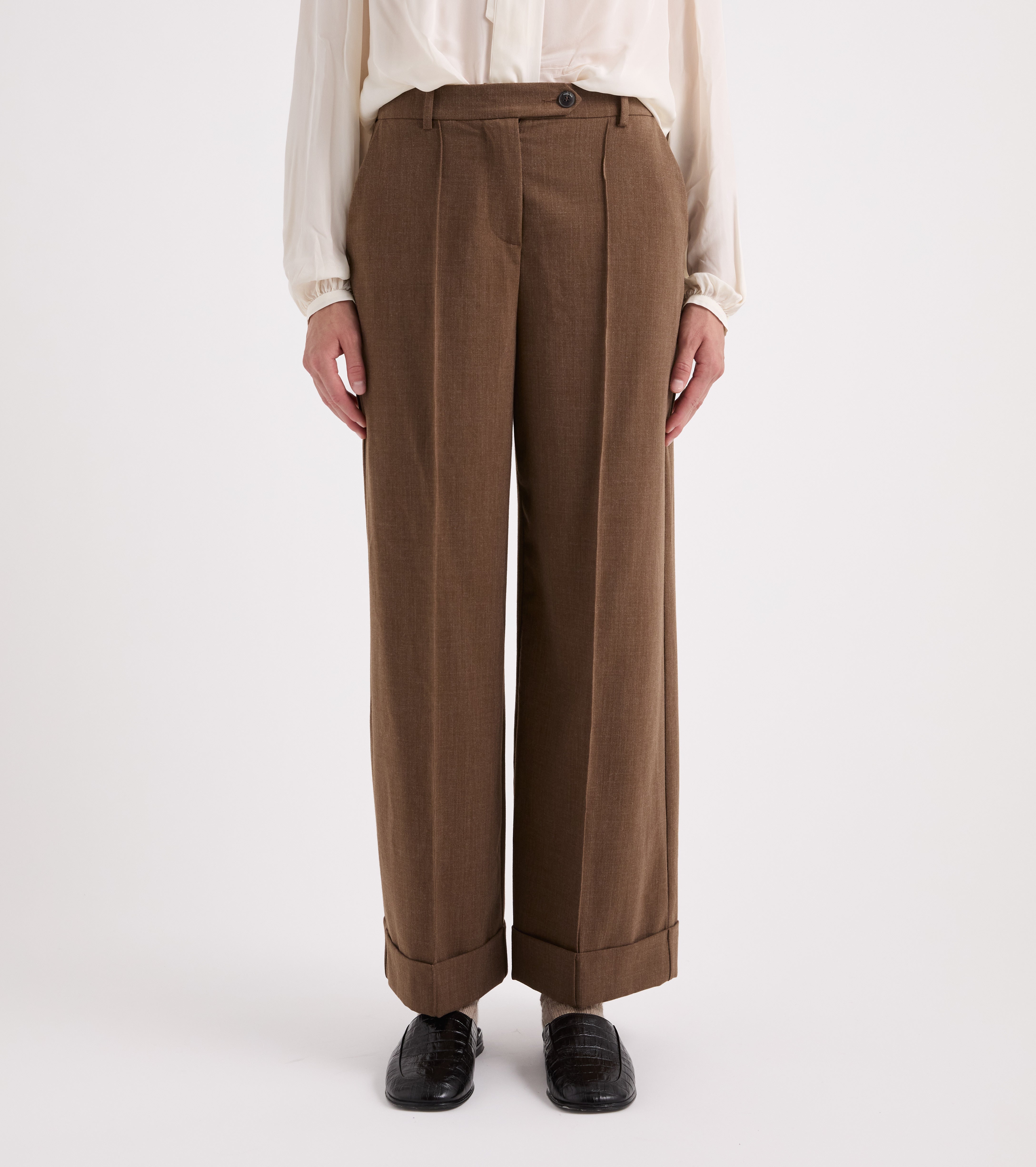 Pantaloni wide leg con risvolto nero