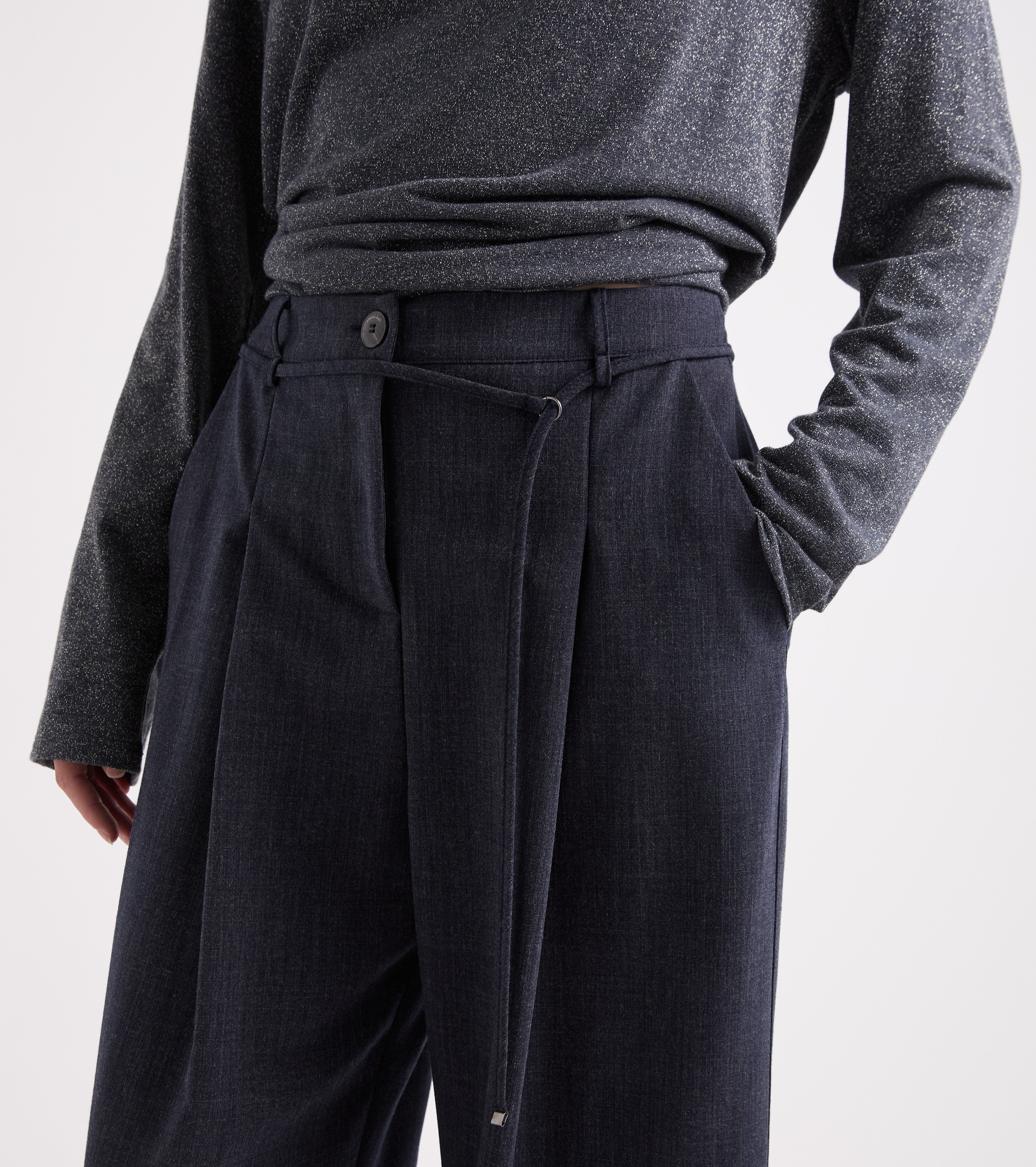 Pantaloni a vita alta con risvolto nero
