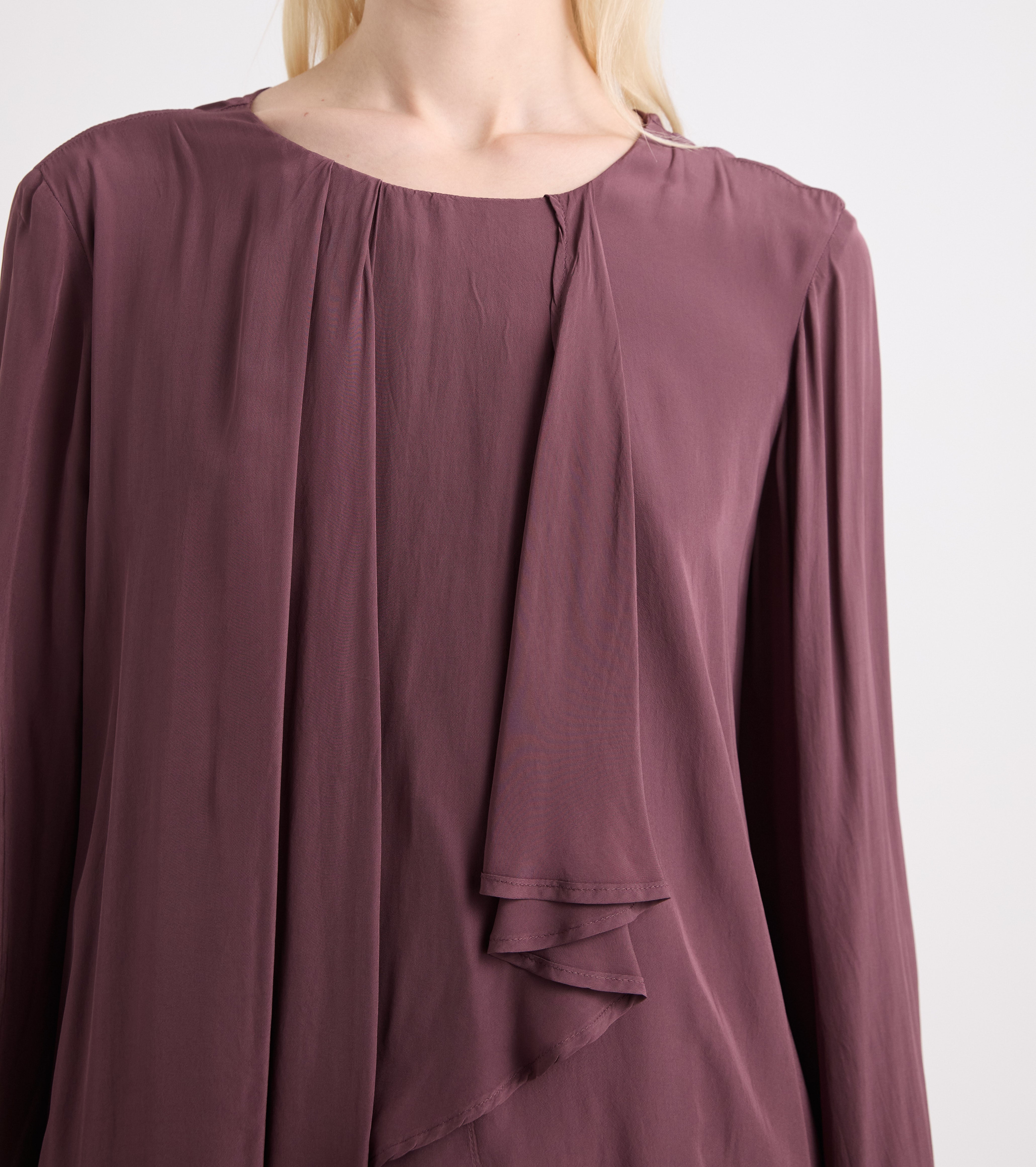 Viskosebluse med drapering i farven »succo«