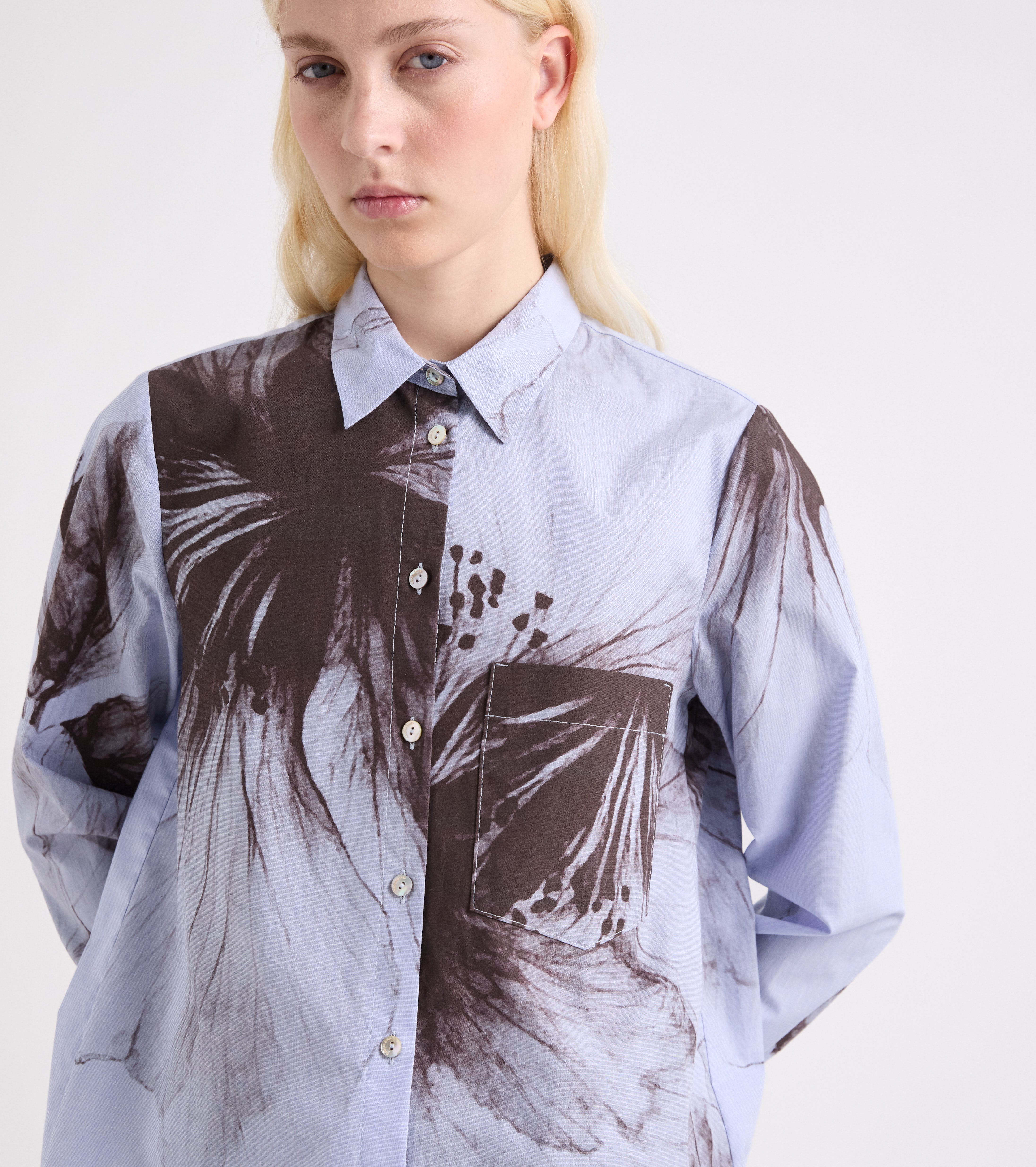 Camicia floreale con taschino