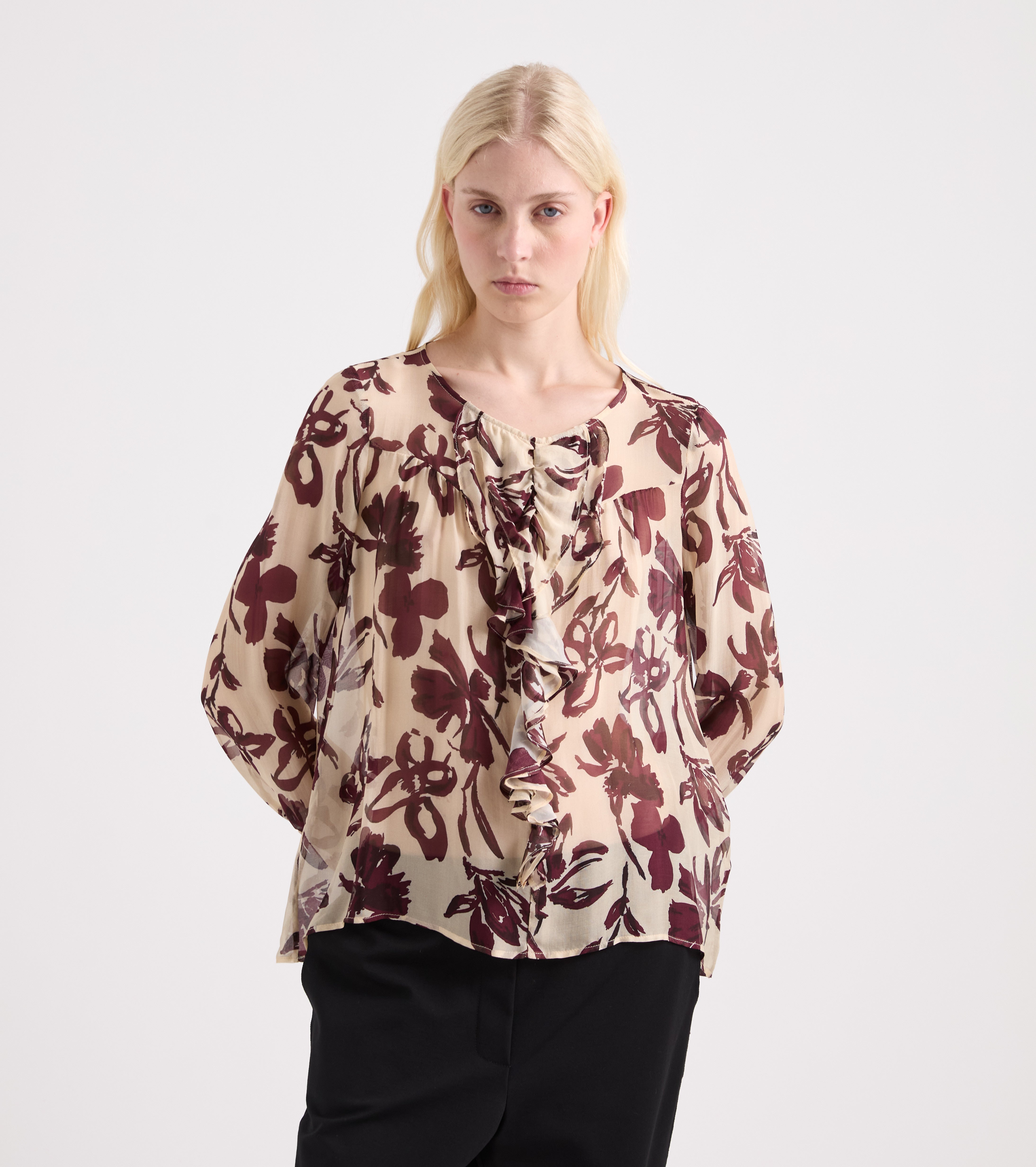 Blusa stampata con scollo rotondo nero