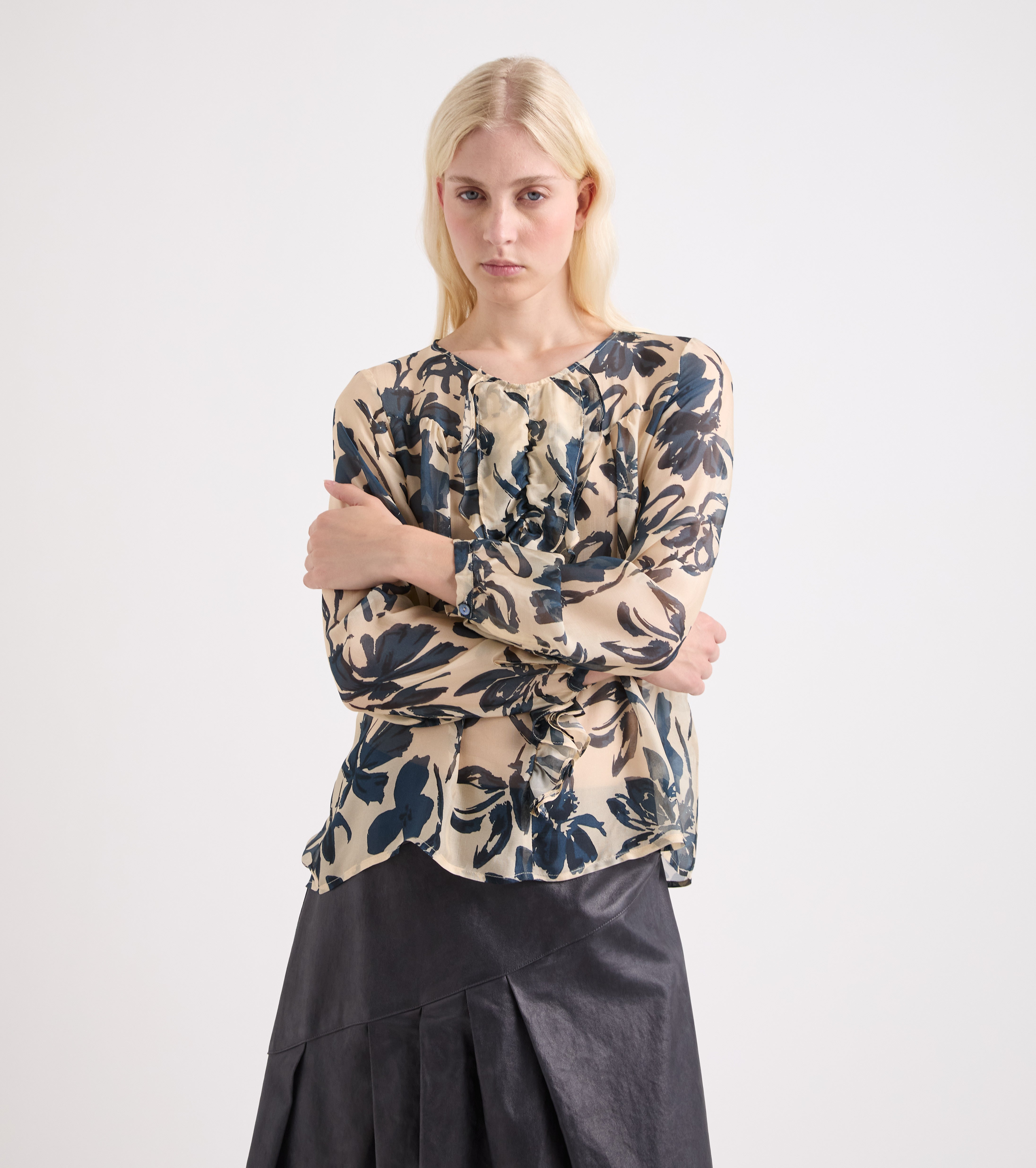Blusa stampata con scollo rotondo nero